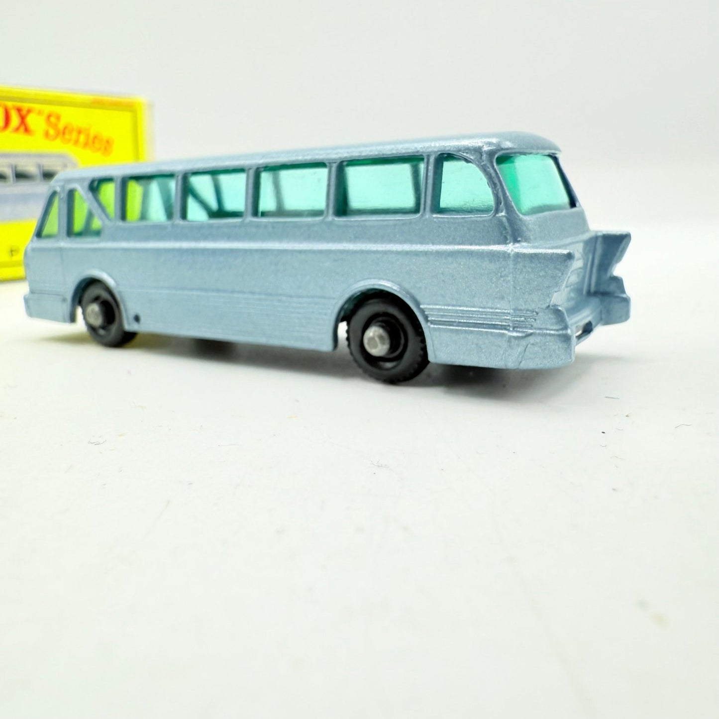 Matchbox Lesney 40b Long Distance Coach with BPW - Magic Matchbox
