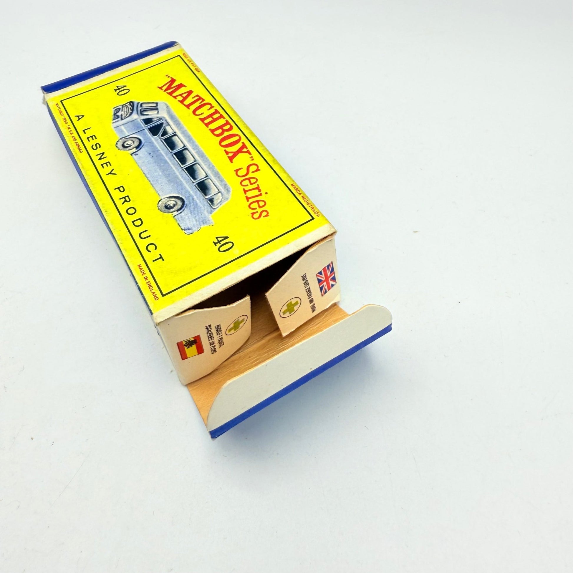 Matchbox Lesney 40b Long Distance Coach with BPW - Magic Matchbox