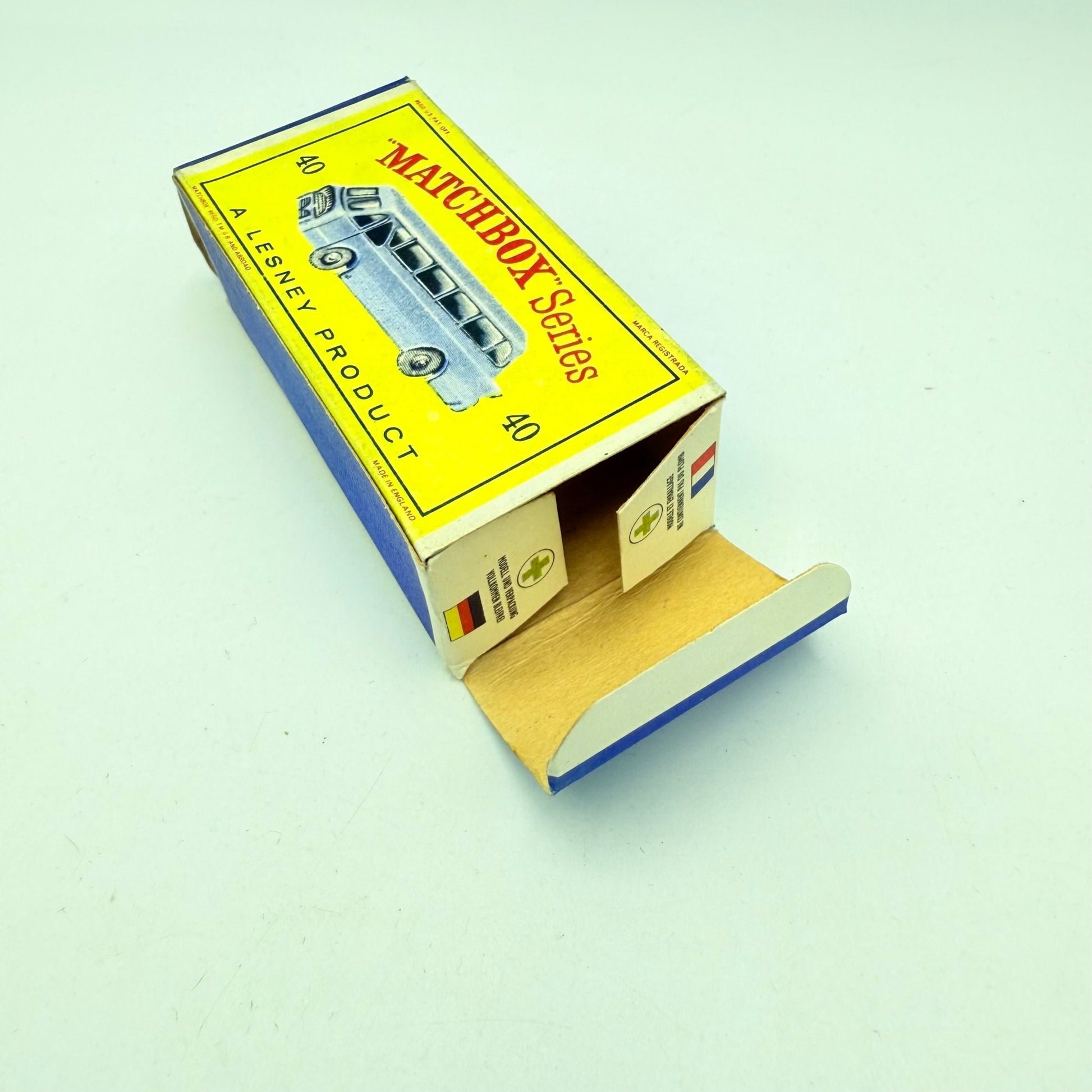 Matchbox Lesney 40b Long Distance Coach with BPW - Magic Matchbox