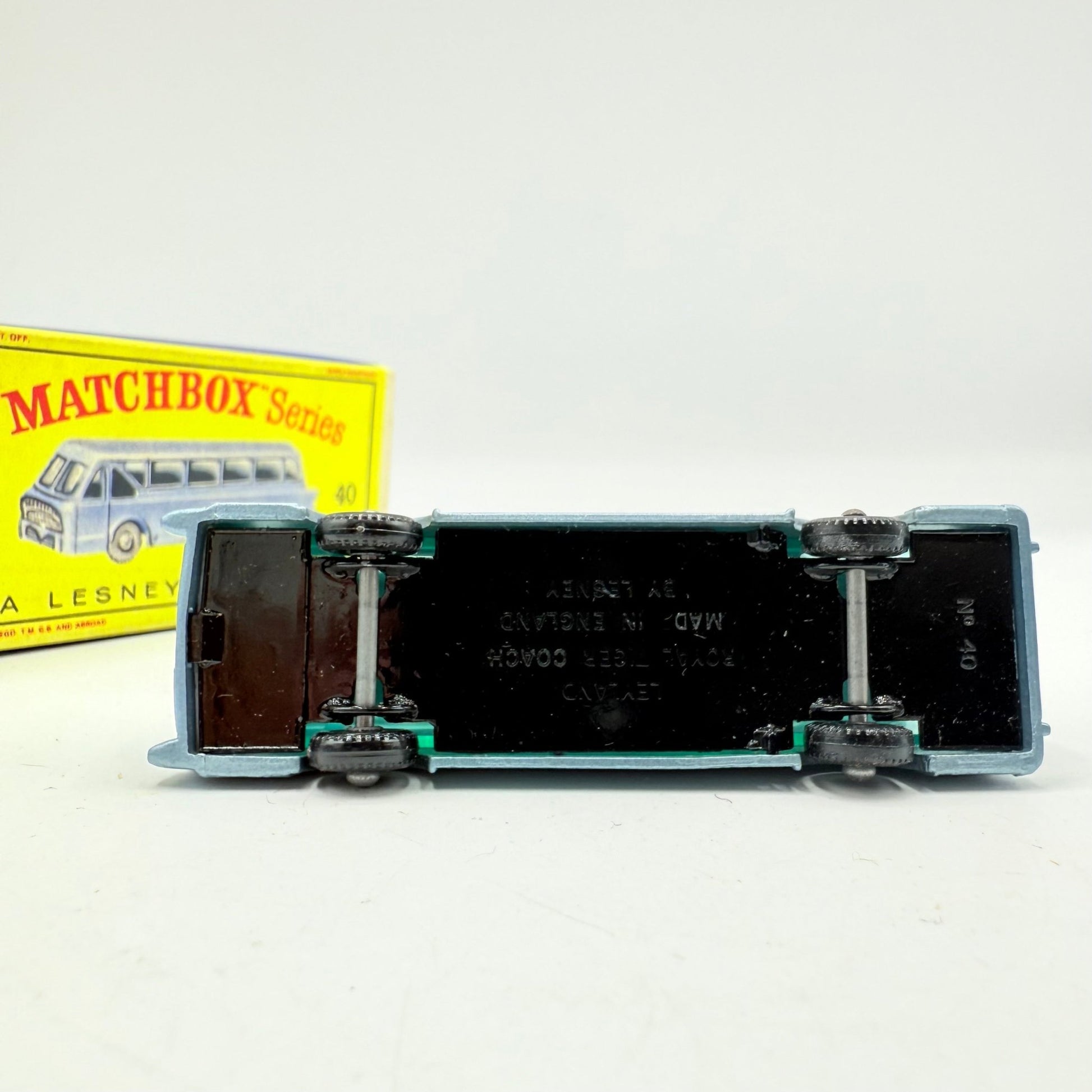 Matchbox Lesney 40b Long Distance Coach with BPW - Magic Matchbox