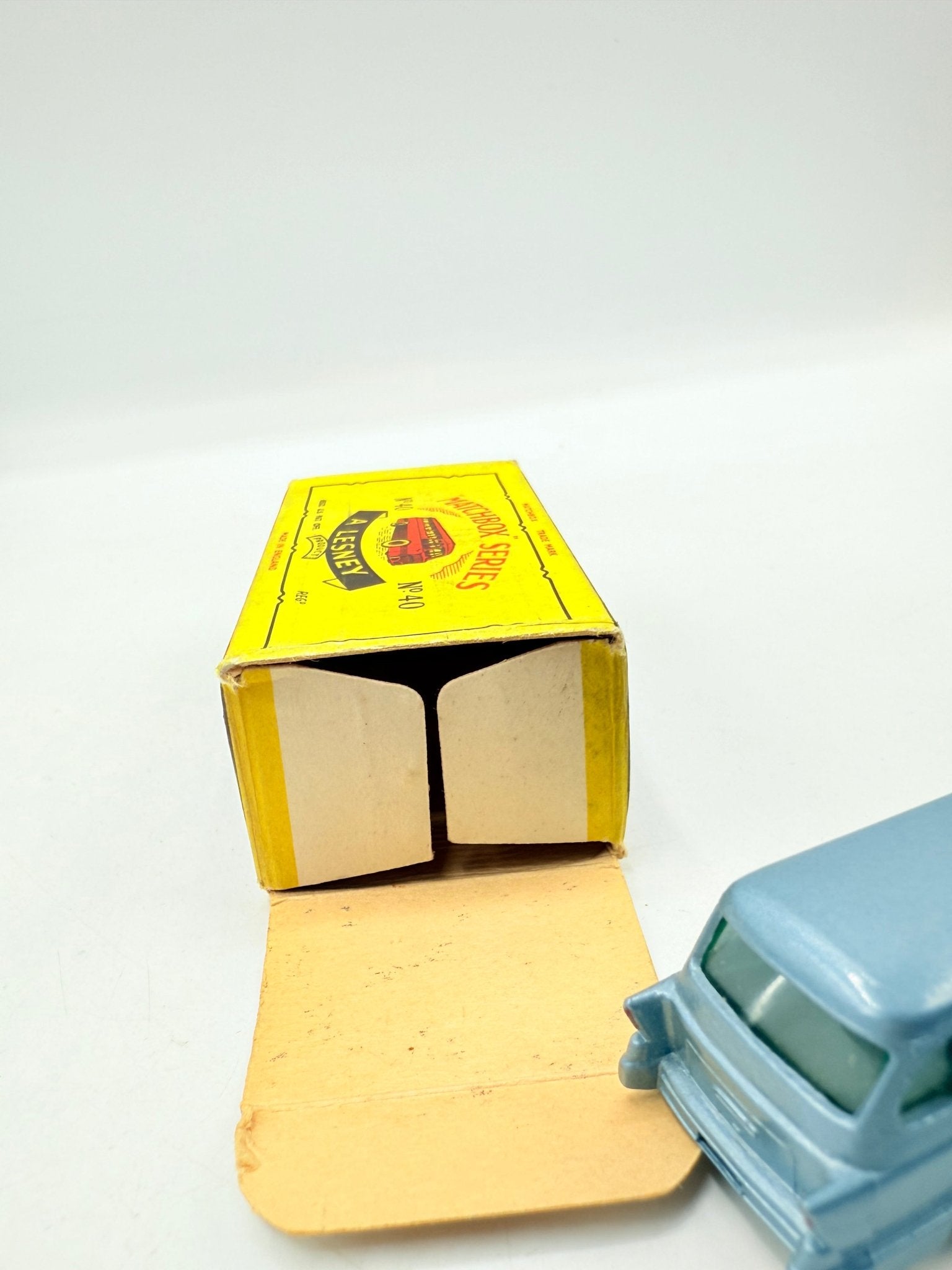 Matchbox Lesney 40b Long Distance Coach with C Box & SPW - Magic Matchbox