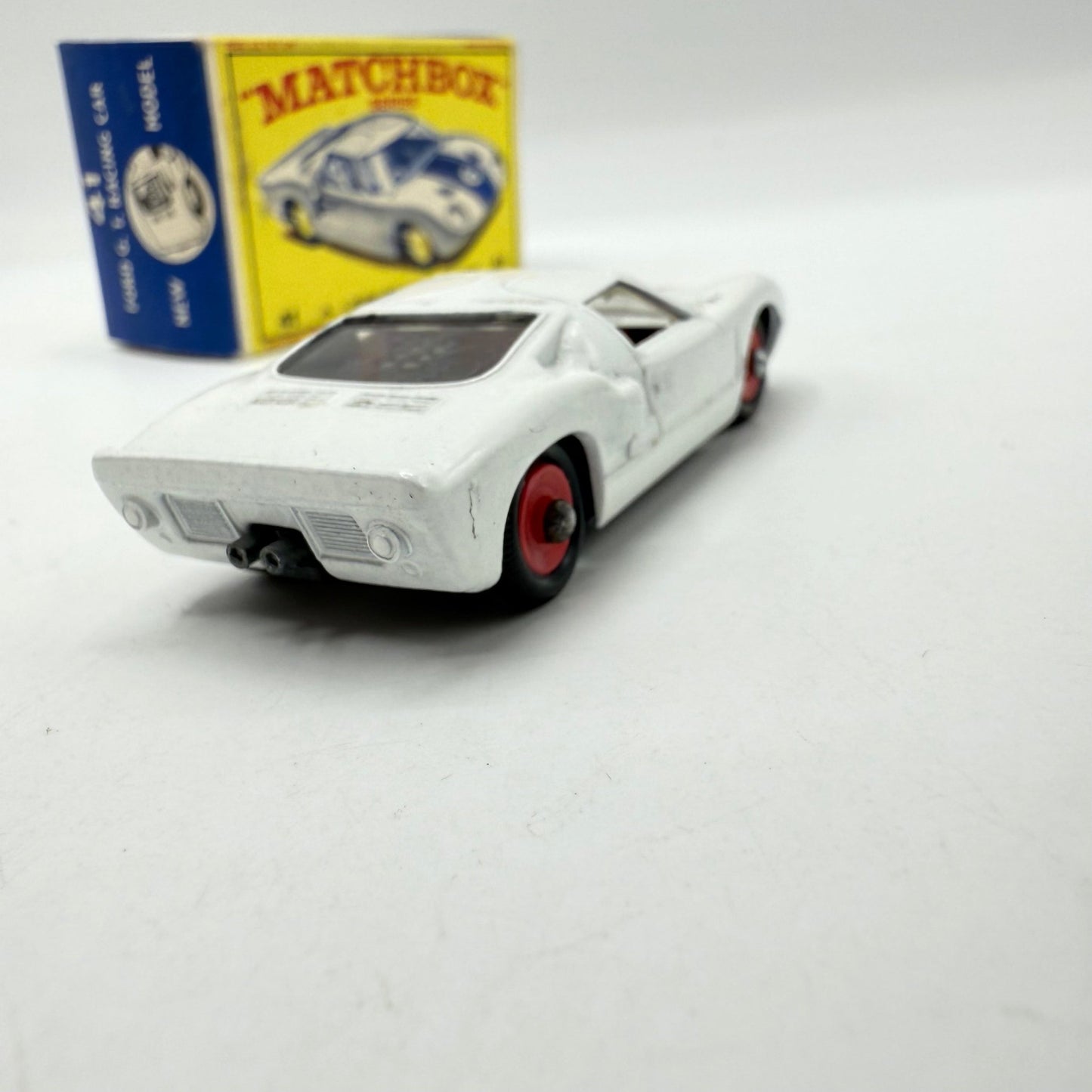 Matchbox Lesney 41c Ford GT40 RED HUBS Rare - Magic Matchbox