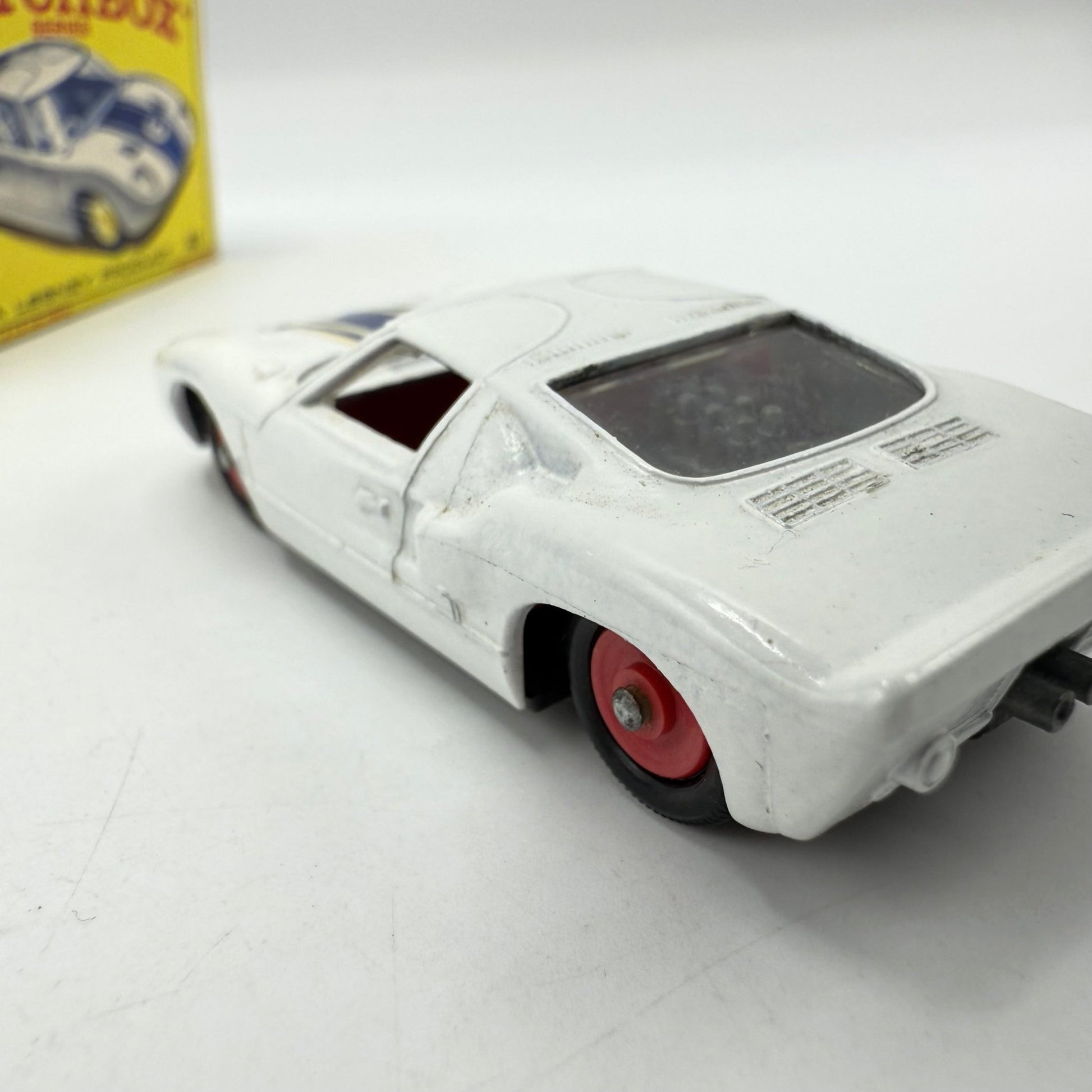 Matchbox Lesney 41c Ford GT40 RED HUBS Rare - Magic Matchbox
