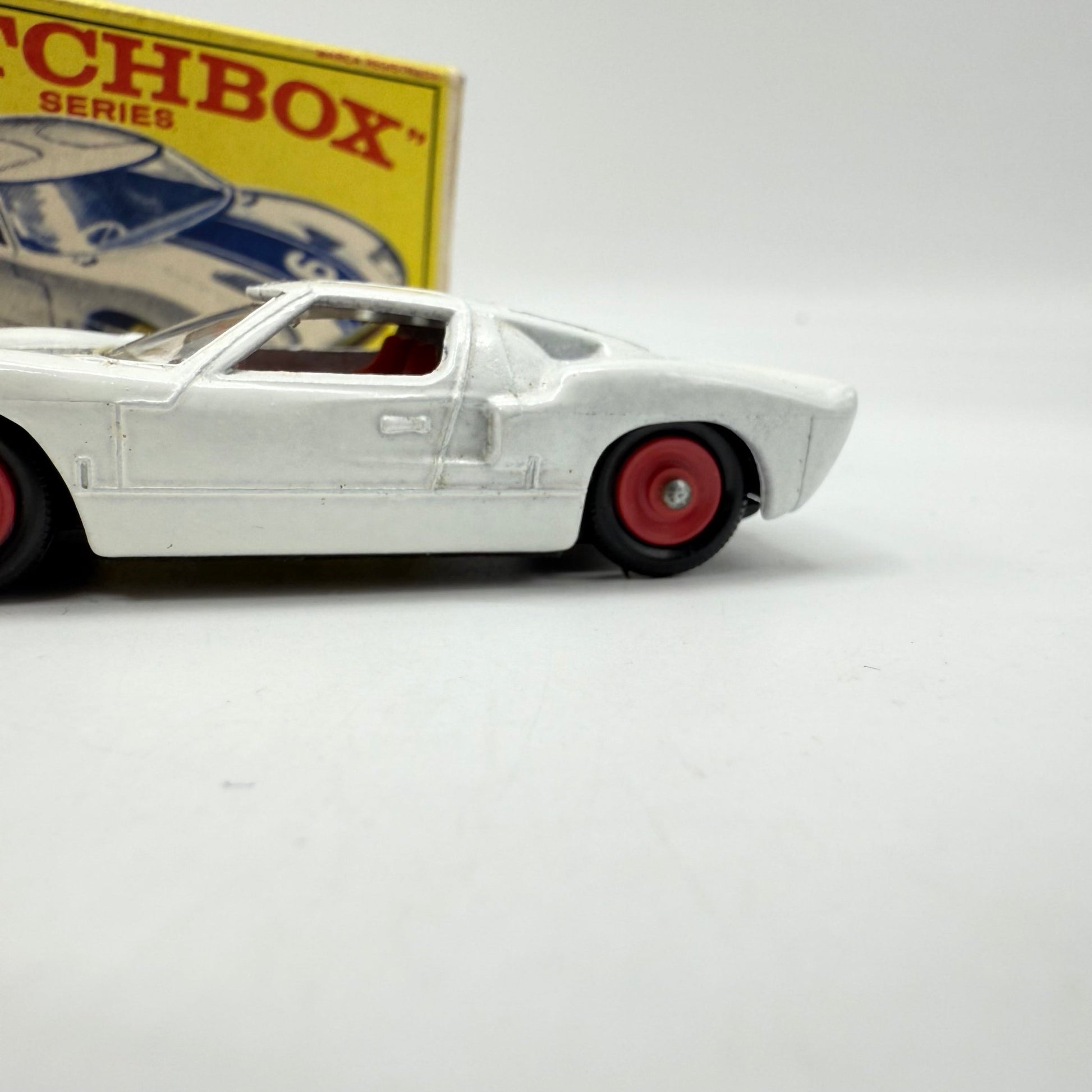 Matchbox Lesney 41c Ford GT40 RED HUBS Rare - Magic Matchbox