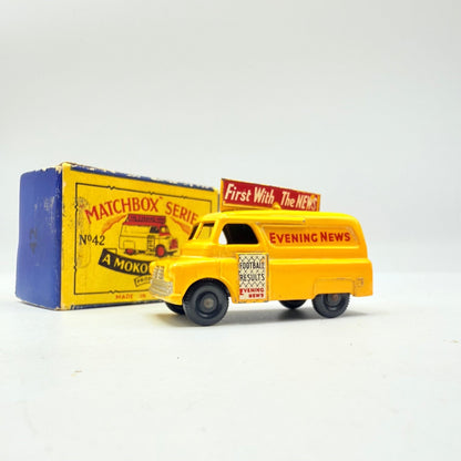 Matchbox Lesney 42a Bedford Evening News Van Fine Tread BPW - Magic Matchbox