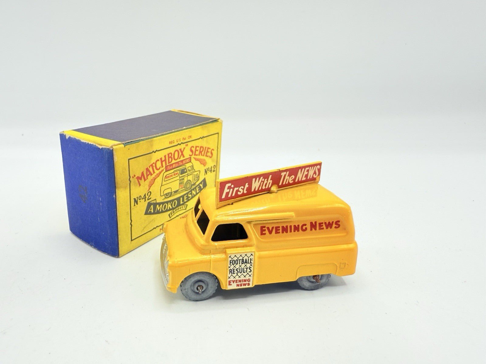 Matchbox Lesney 42a Bedford Evening News Van MW - Magic Matchbox