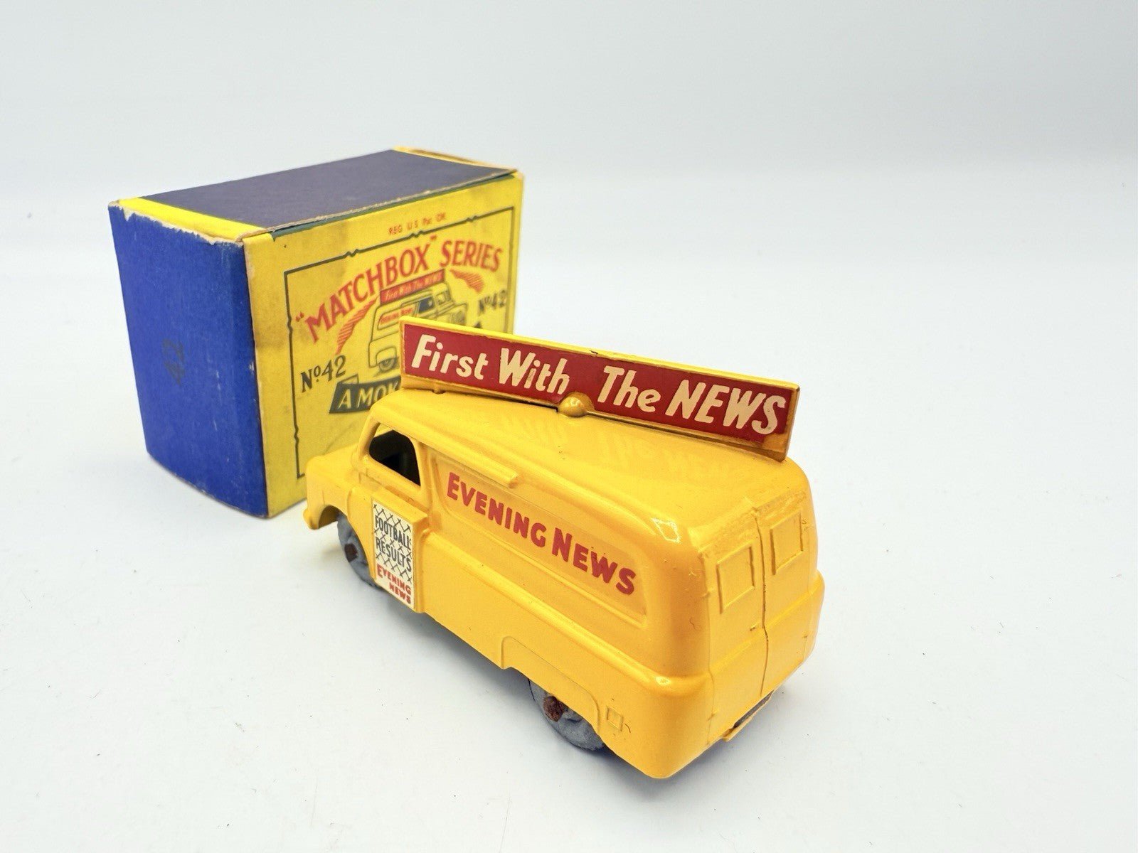 Matchbox Lesney 42a Bedford Evening News Van MW - Magic Matchbox