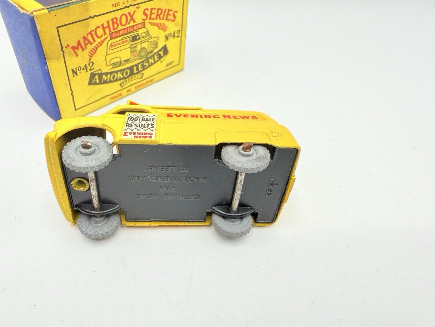 Matchbox Lesney 42a Bedford Evening News Van MW - Magic Matchbox