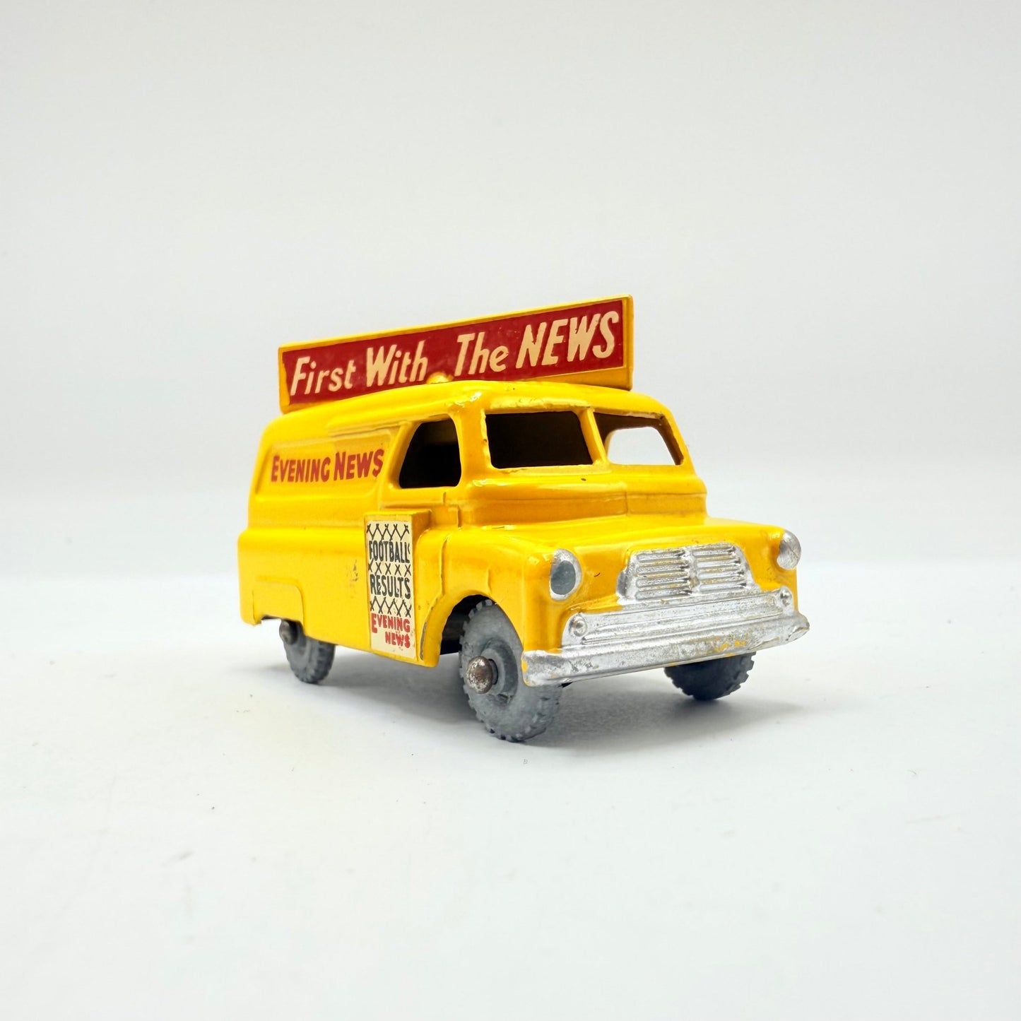 Matchbox Lesney 42a Bedford Evening News Van MW - Magic Matchbox