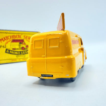 Matchbox Lesney 42a Bedford Evening News Van MW - Magic Matchbox