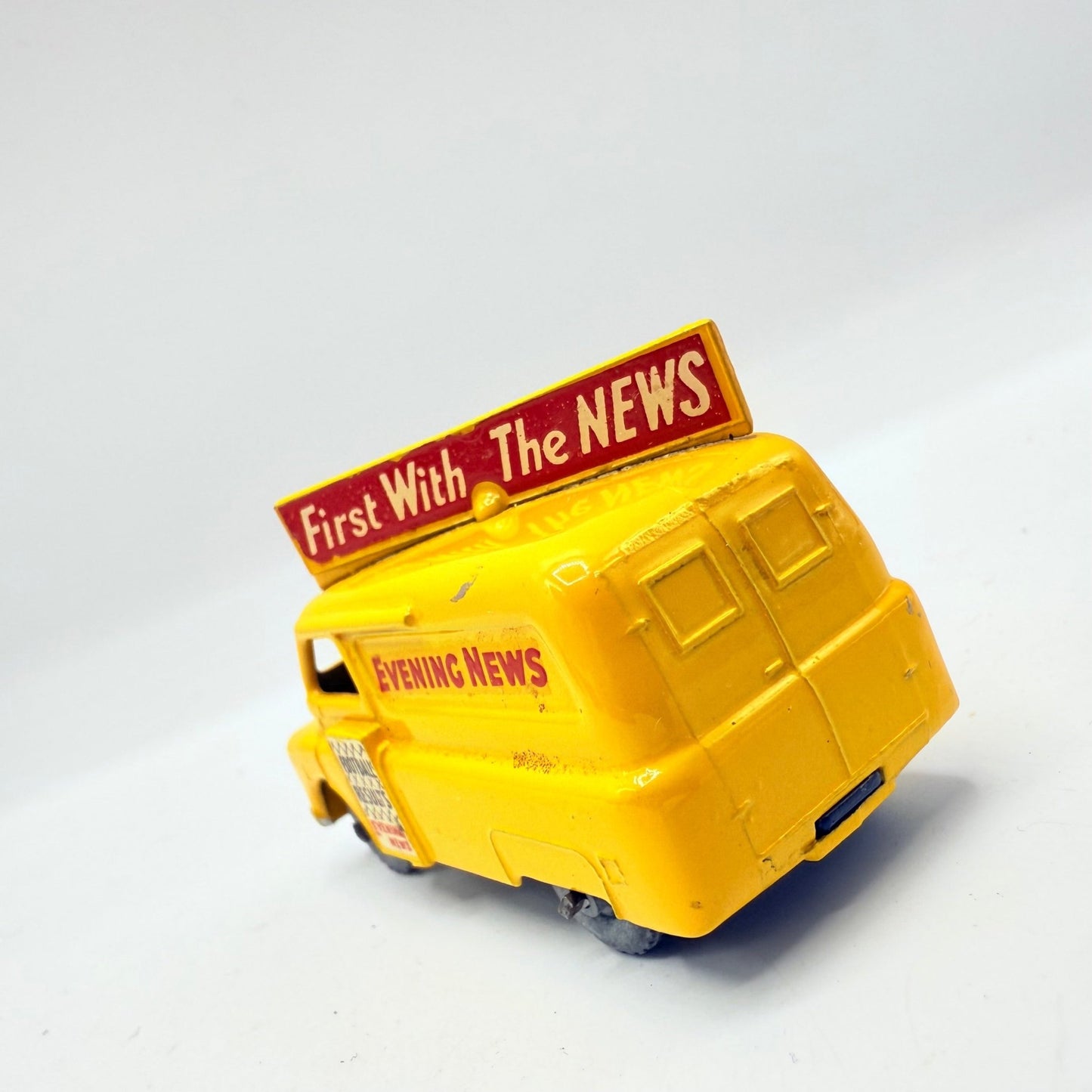 Matchbox Lesney 42a Bedford Evening News Van MW - Magic Matchbox
