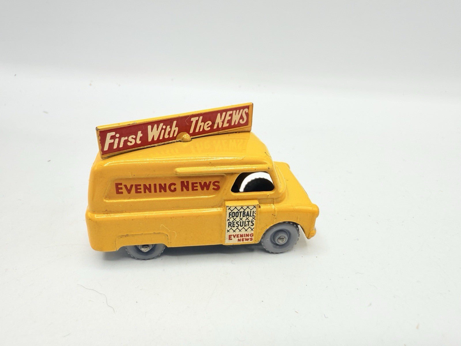 Matchbox Lesney 42a Bedford Evening News Van MW - Magic Matchbox