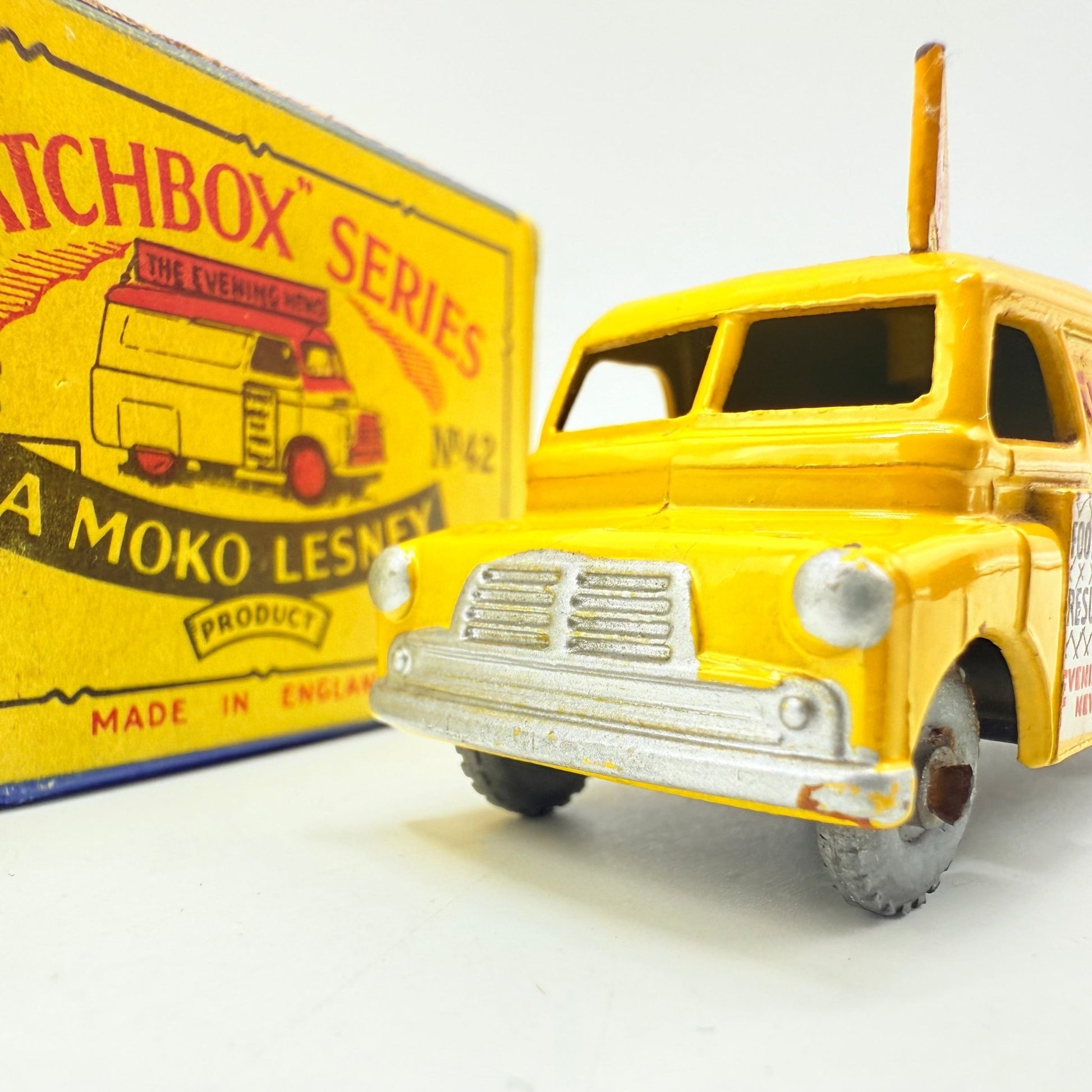 Matchbox Lesney 42a Bedford Evening News Van MW - Magic Matchbox