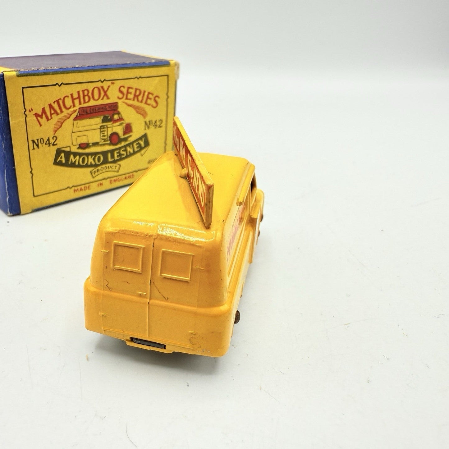 Matchbox Lesney 42a Bedford Evening News Van - MW - Original Box - Magic Matchbox