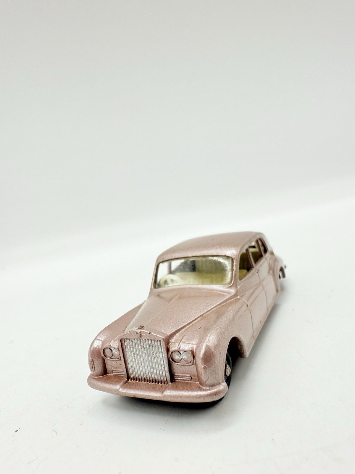 Matchbox Lesney 44b Rolls Royce Phantom V - Magic Matchbox