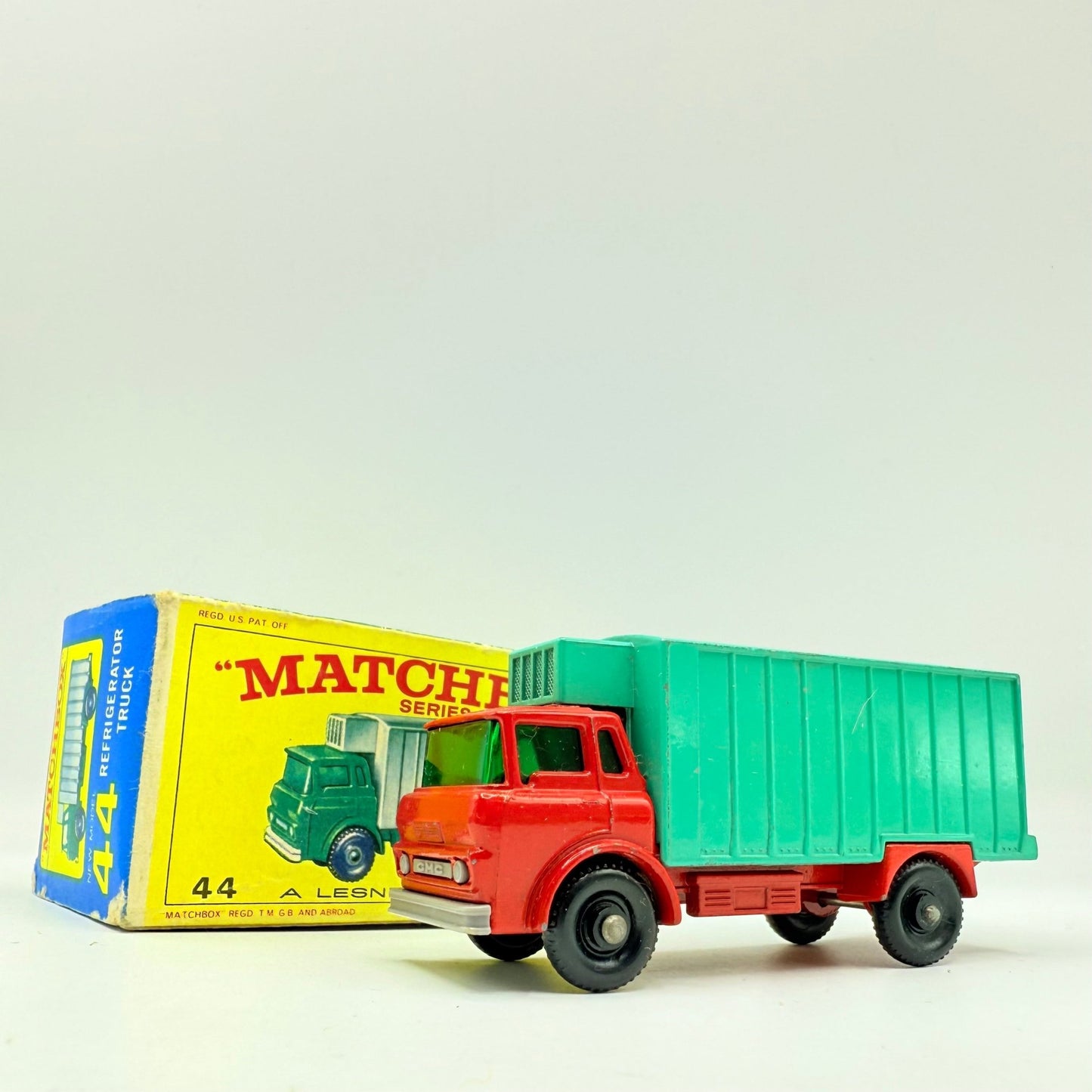 Matchbox Lesney 44c GMC Refrigerator Truck - Magic Matchbox