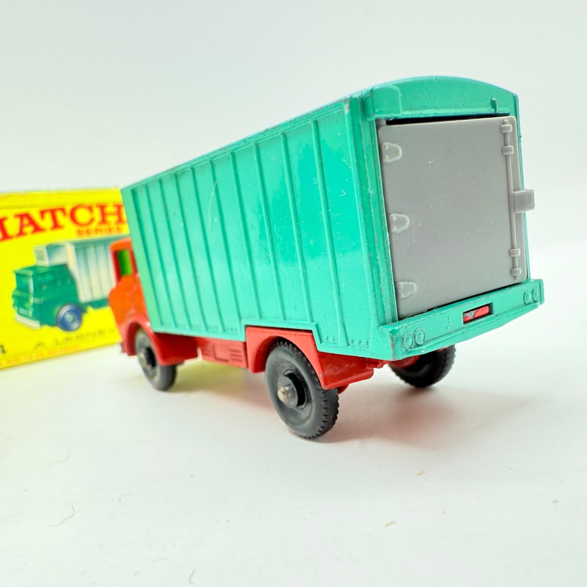 Matchbox Lesney 44c GMC Refrigerator Truck - Magic Matchbox