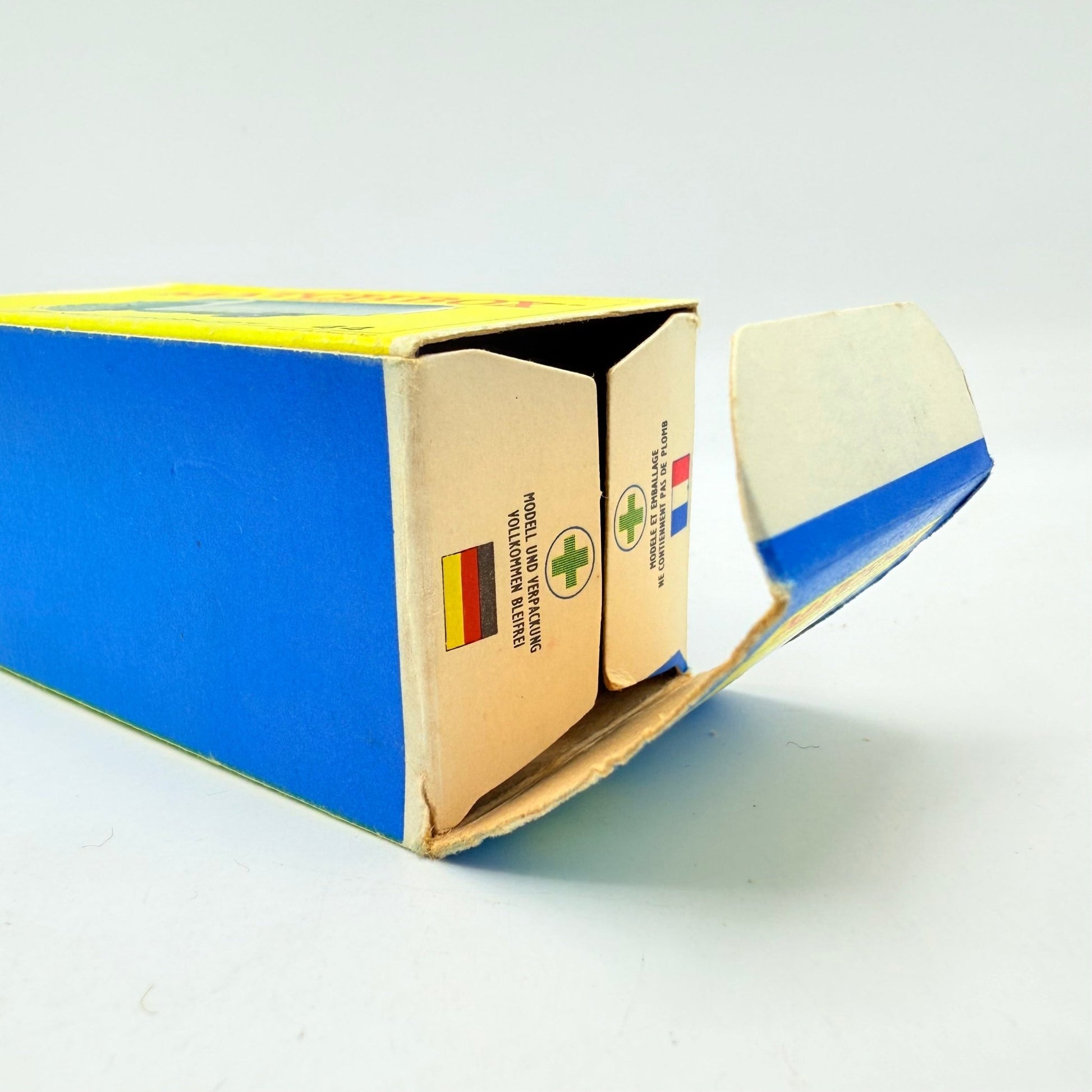 Matchbox Lesney 44c GMC Refrigerator Truck - Magic Matchbox