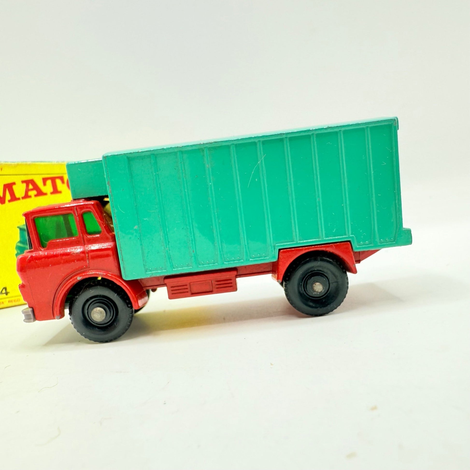 Matchbox Lesney 44c GMC Refrigerator Truck - Magic Matchbox