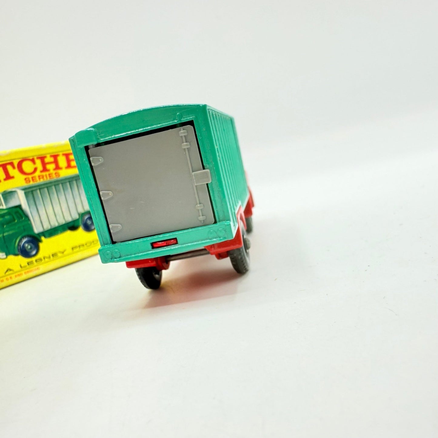 Matchbox Lesney 44c GMC Refrigerator Truck - Magic Matchbox