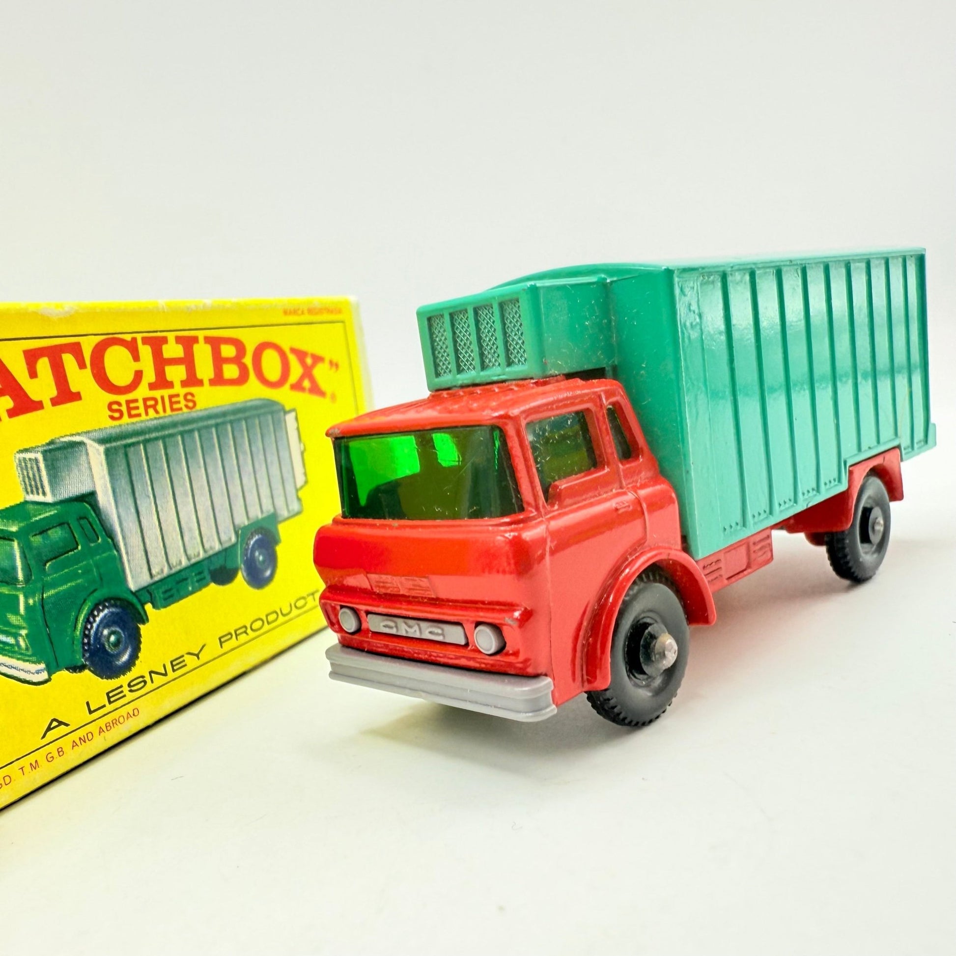 Matchbox Lesney 44c GMC Refrigerator Truck - Magic Matchbox