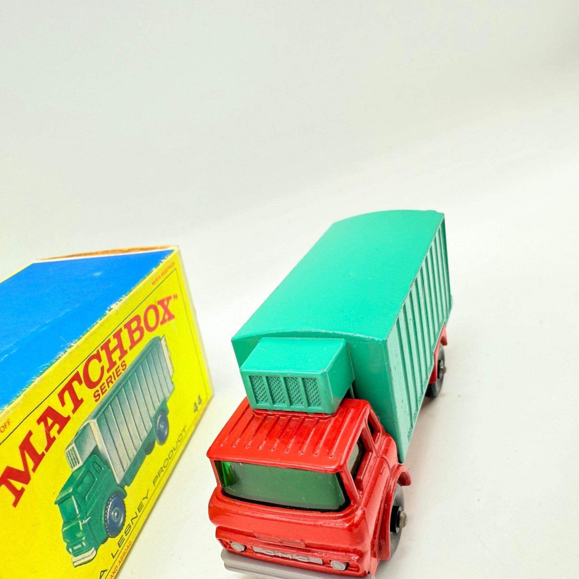 Matchbox Lesney 44c GMC Refrigerator Truck - Magic Matchbox