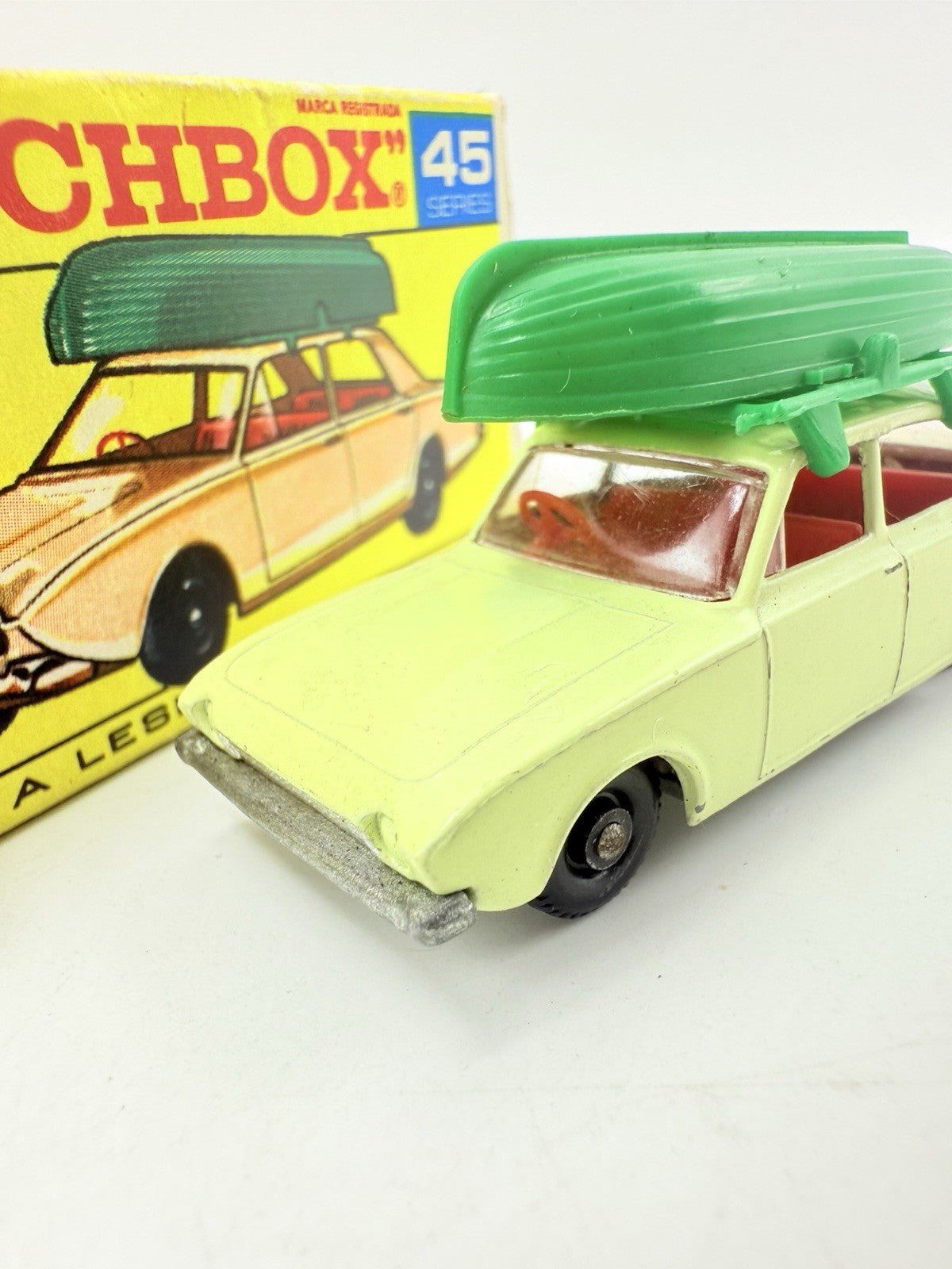 Matchbox Lesney 45b Ford Corsair & Boat - Magic Matchbox