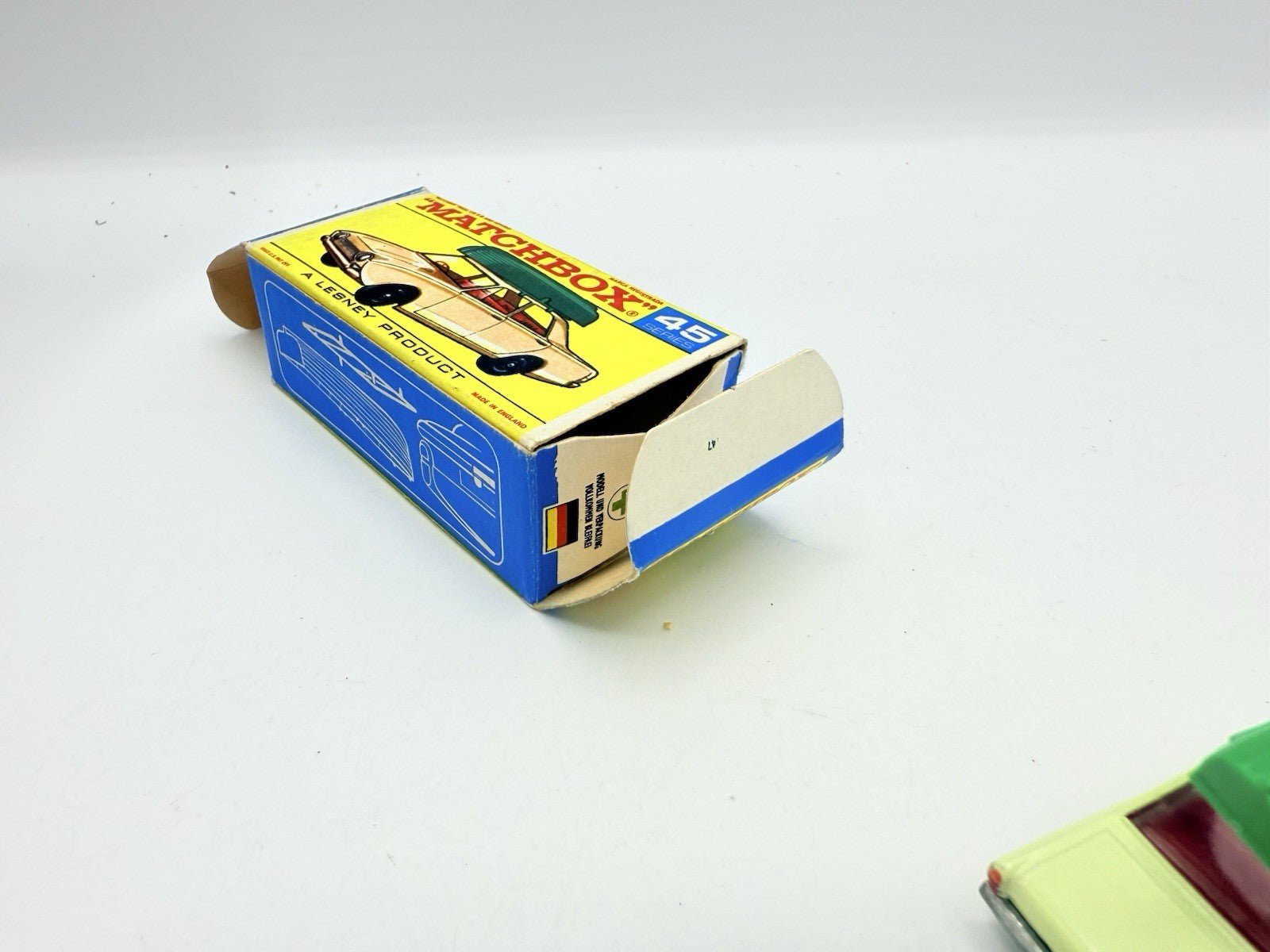 Matchbox Lesney 45b Ford Corsair & Boat - Magic Matchbox
