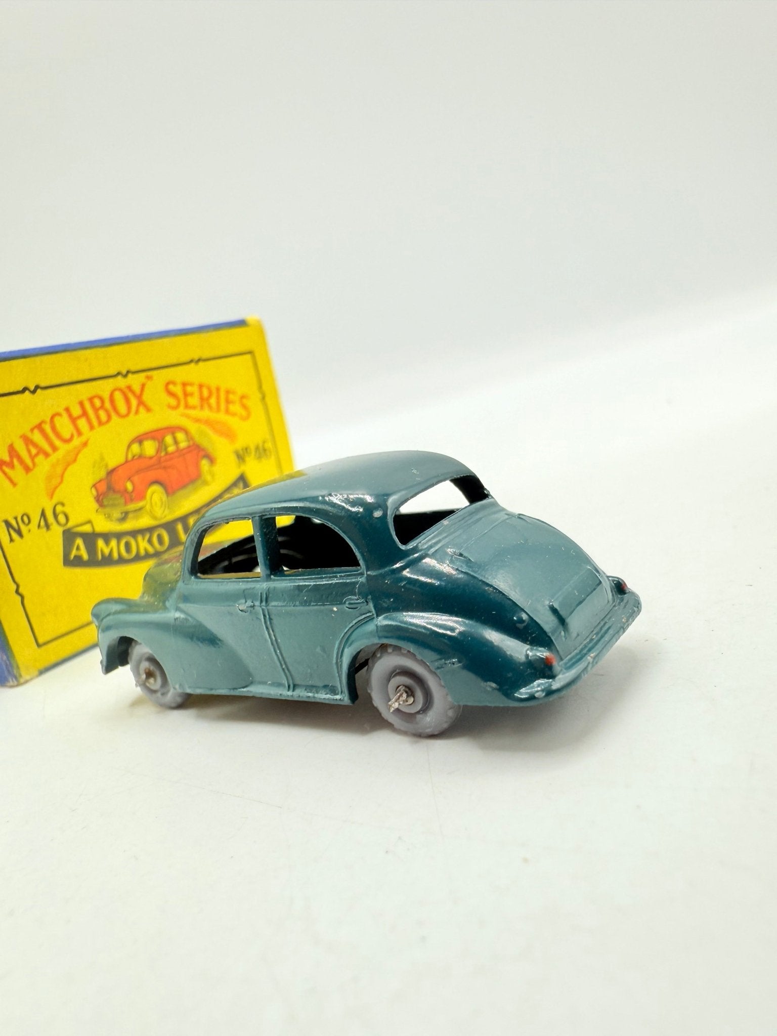 Matchbox Lesney 46a Morris Minor 1000 Green & GPW - Magic Matchbox
