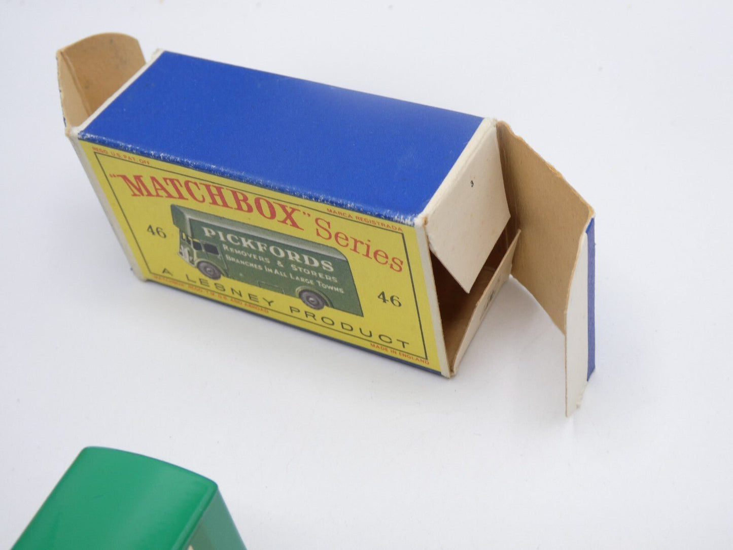Matchbox Lesney 46b Green Pickfords Removal Truck with REAR STEP BPW - Magic Matchbox