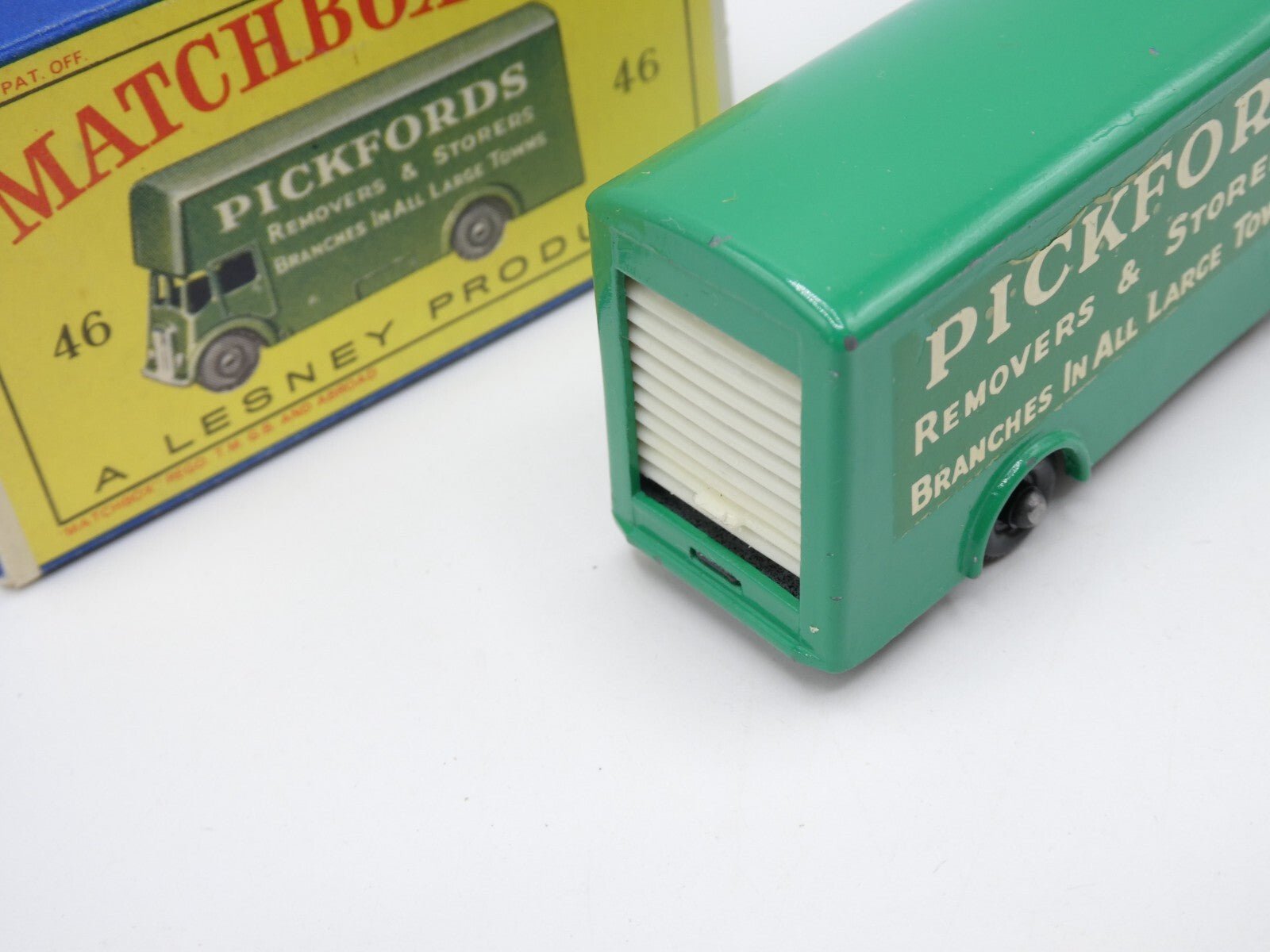Matchbox Lesney 46b Green Pickfords Removal Truck with REAR STEP BPW - Magic Matchbox