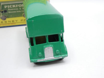 Matchbox Lesney 46b Green Pickfords Removal Truck with REAR STEP BPW - Magic Matchbox