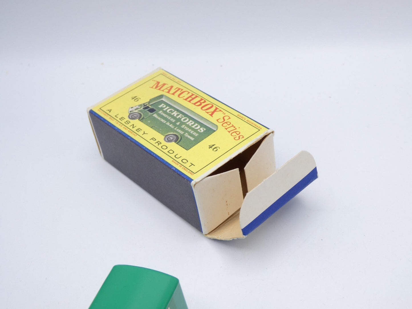 Matchbox Lesney 46b Green Pickfords Removal Truck with REAR STEP BPW - Magic Matchbox