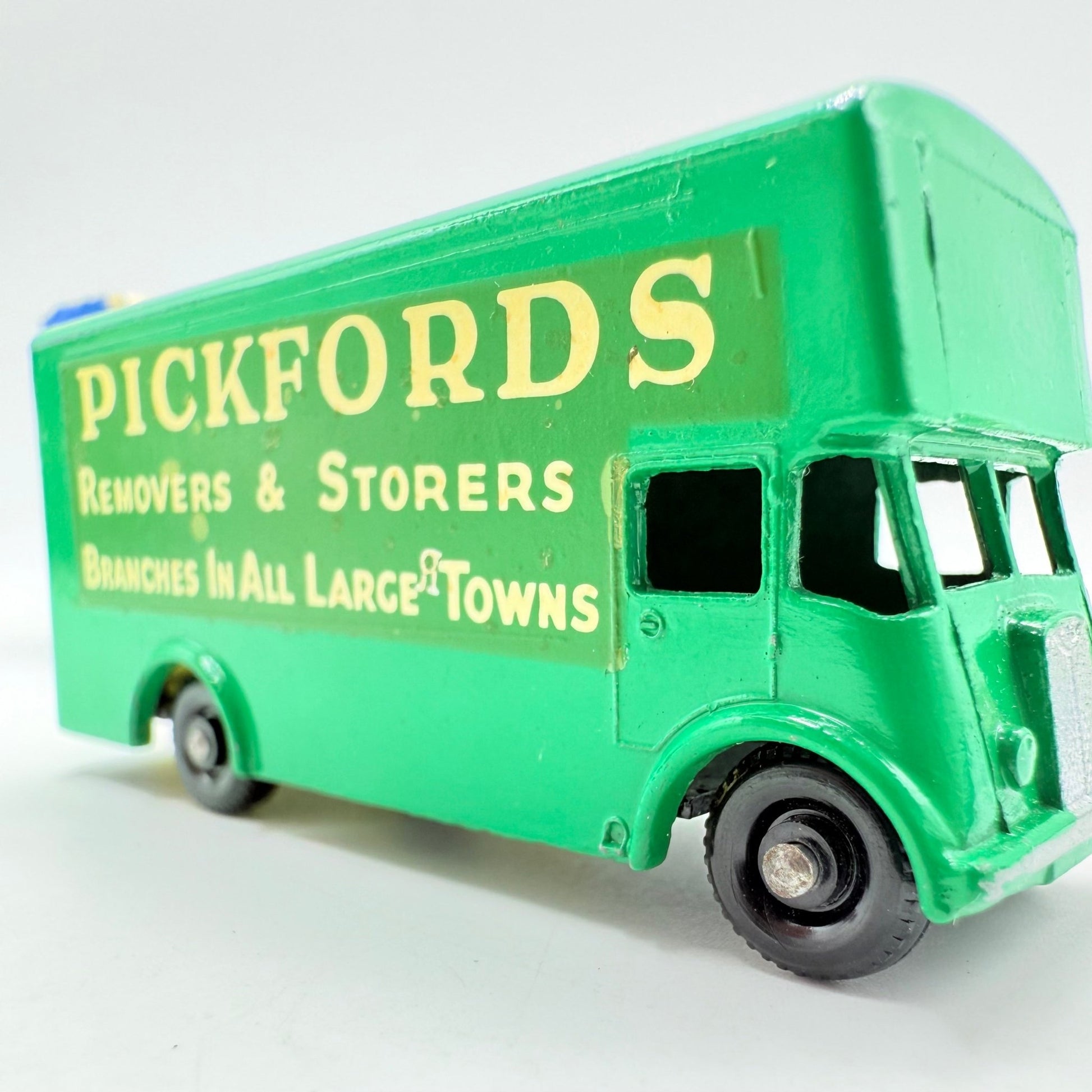 Matchbox Lesney 46b Guy Pickfords Removal Van RARE REAR STEP & E - type box - Magic Matchbox
