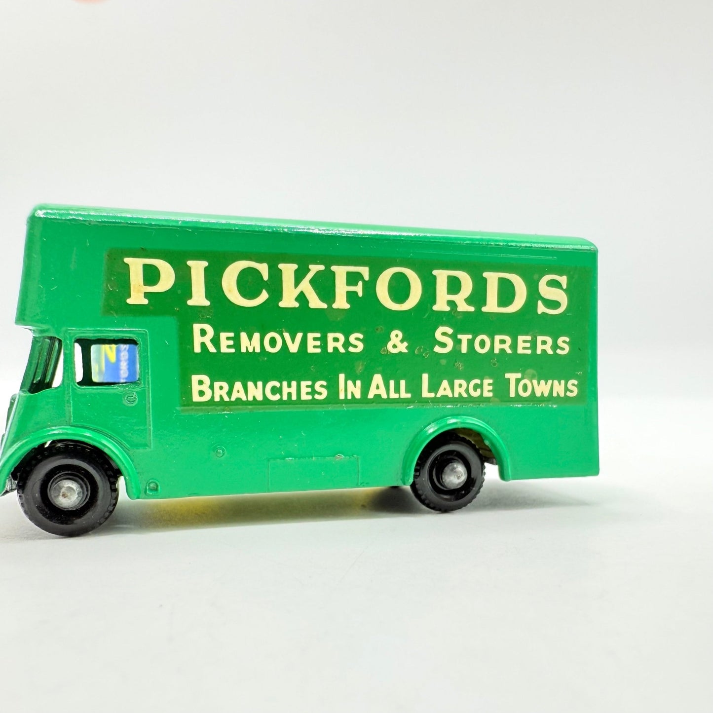 Matchbox Lesney 46b Guy Pickfords Removal Van RARE REAR STEP & E - type box - Magic Matchbox