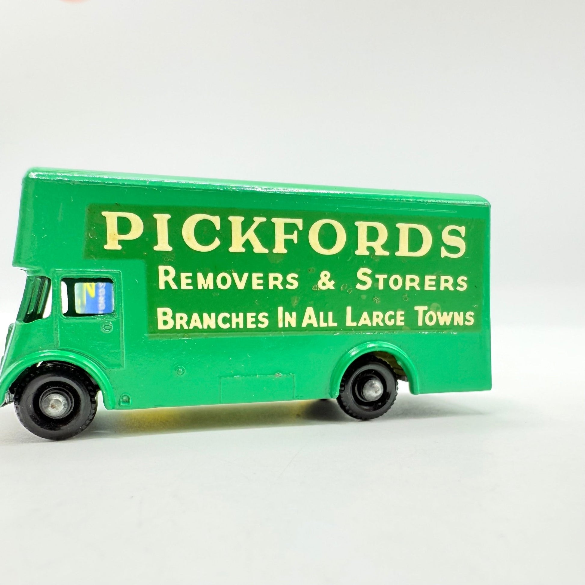 Matchbox Lesney 46b Guy Pickfords Removal Van RARE REAR STEP & E - type box - Magic Matchbox