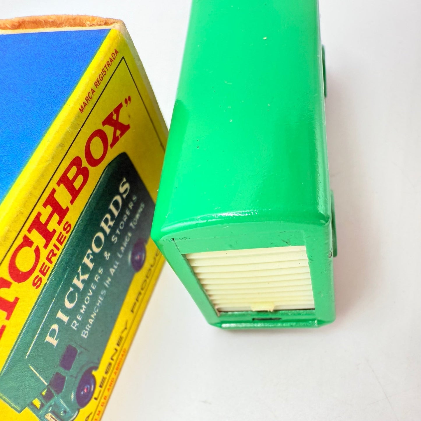 Matchbox Lesney 46b Guy Pickfords Removal Van RARE REAR STEP & E - type box - Magic Matchbox