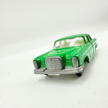 Matchbox Lesney 46c Mercedes - Benz 300SE In Green - Magic Matchbox