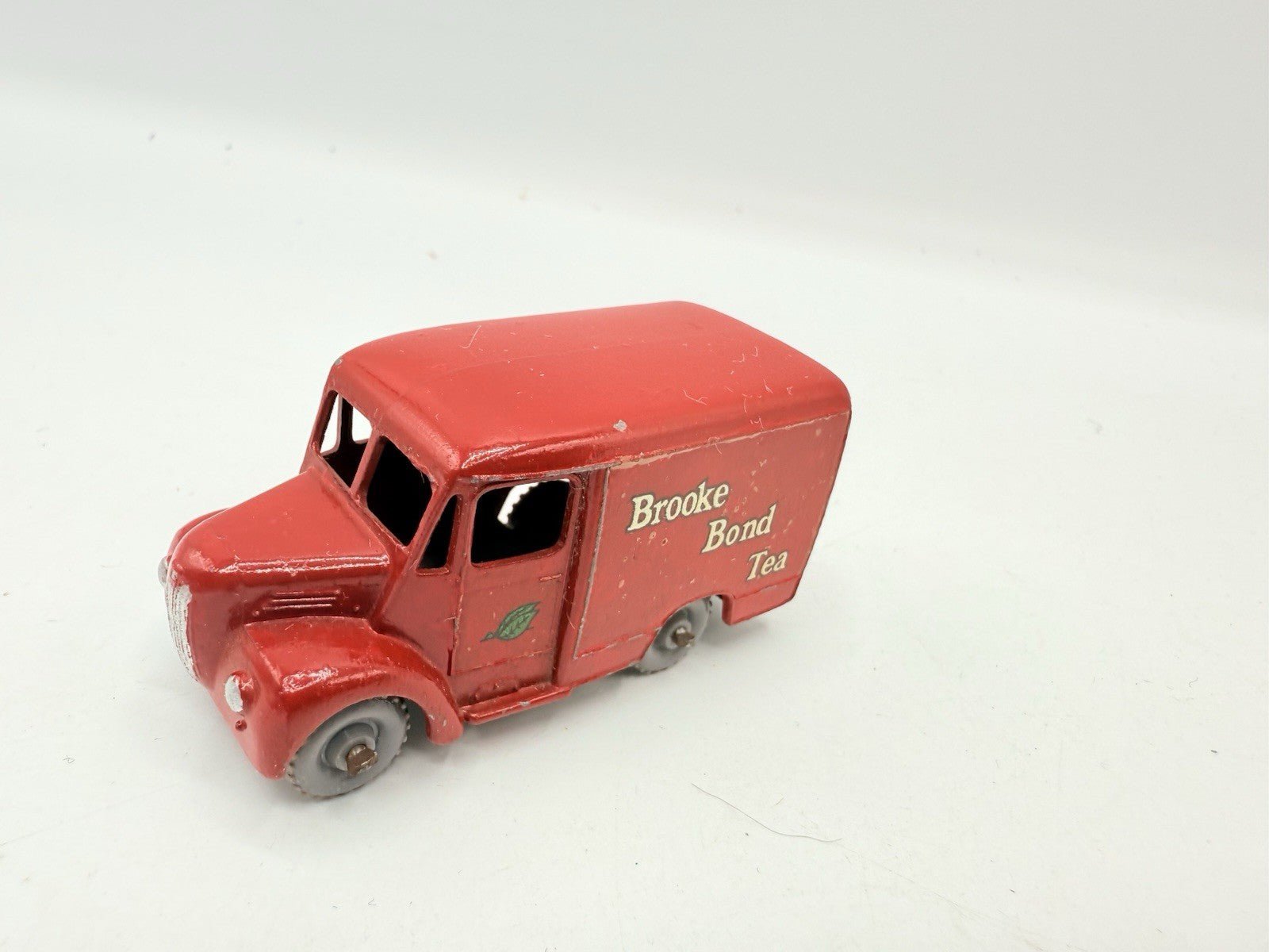 Matchbox Lesney 47a Trojan Van Brooke Bond Tea GPW - Magic Matchbox