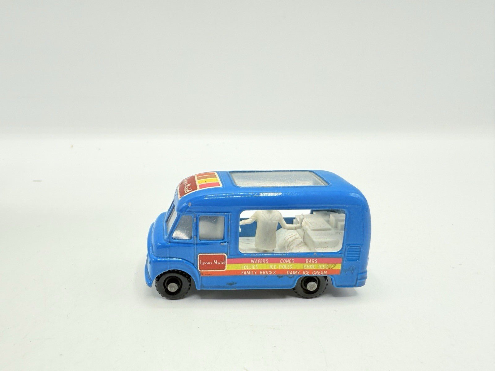 Matchbox Lesney 47b Commer Ice Cream Canteen BPW - Magic Matchbox