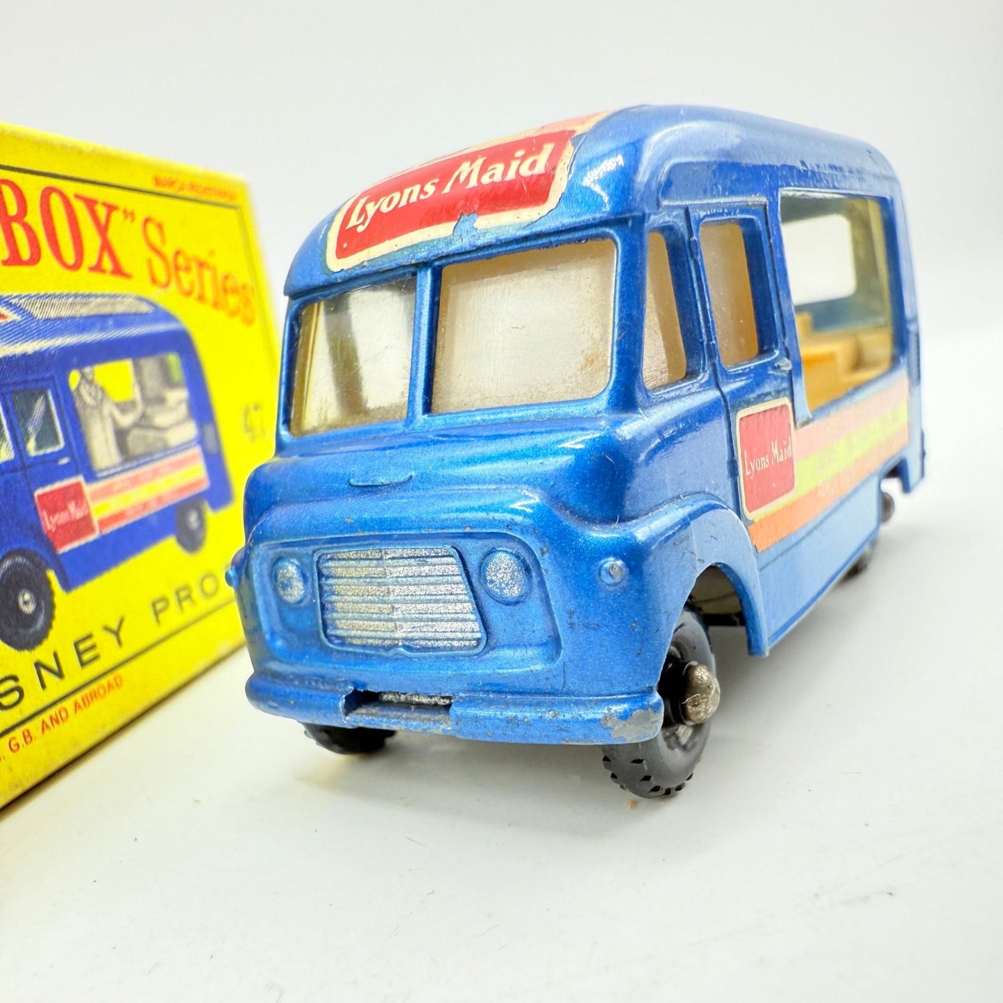 Matchbox Lesney 47b Commer Ice Cream Canteen Metallic Blue Paint - Magic Matchbox