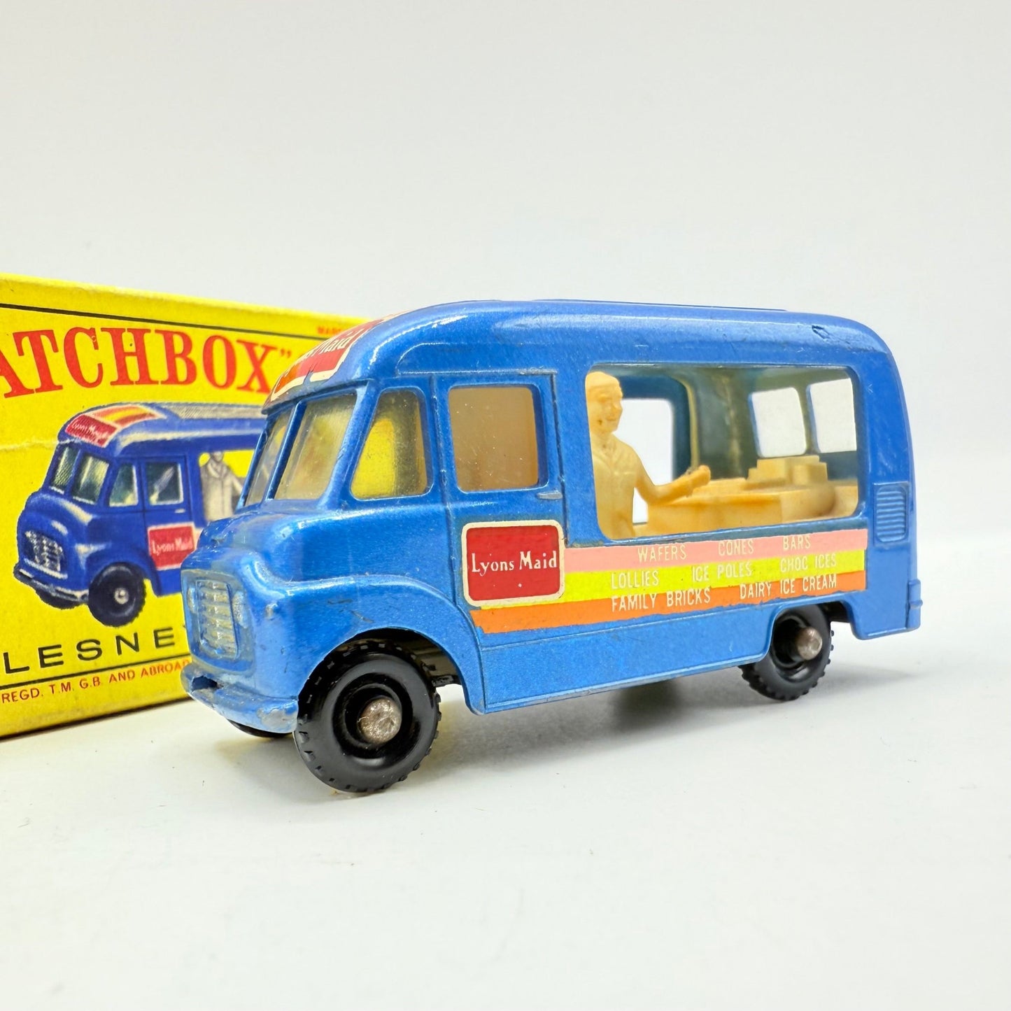 Matchbox Lesney 47b Commer Ice Cream Canteen Metallic Blue Paint - Magic Matchbox