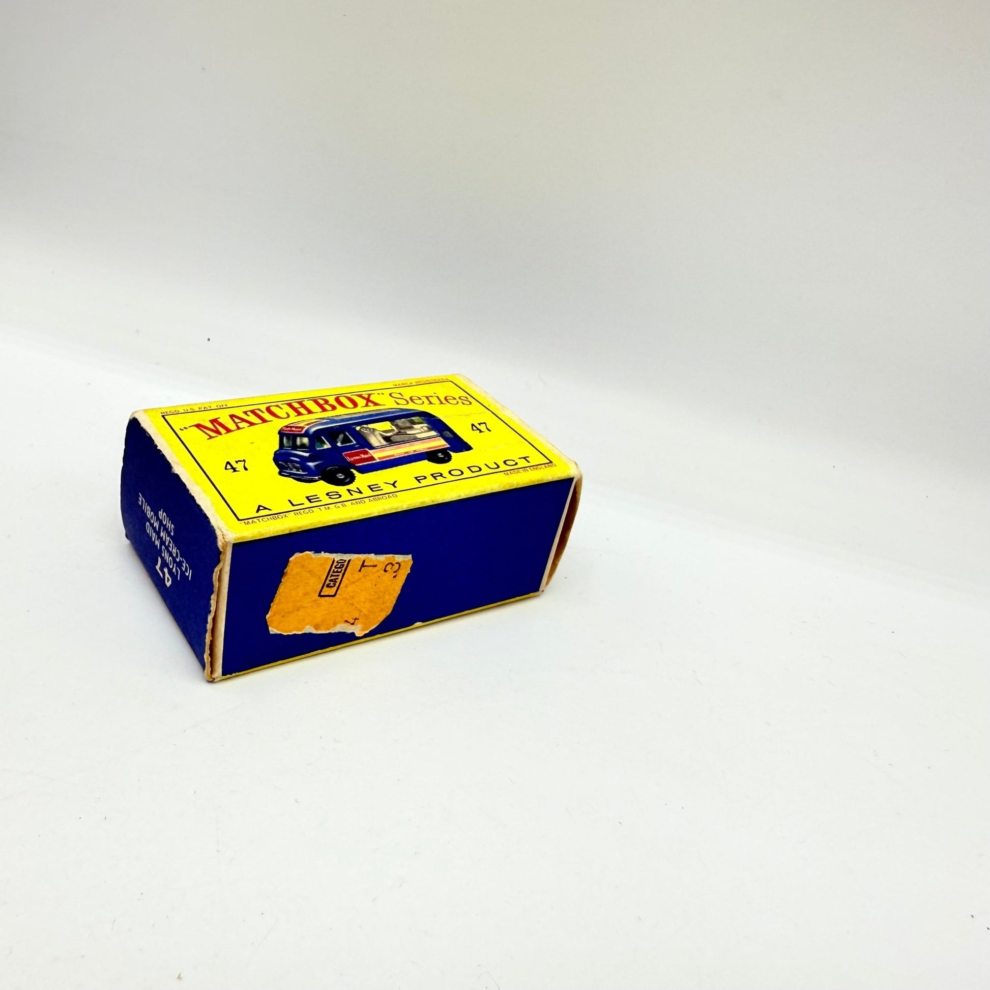 Matchbox Lesney 47b Commer Ice Cream Canteen Metallic Blue Paint - Magic Matchbox