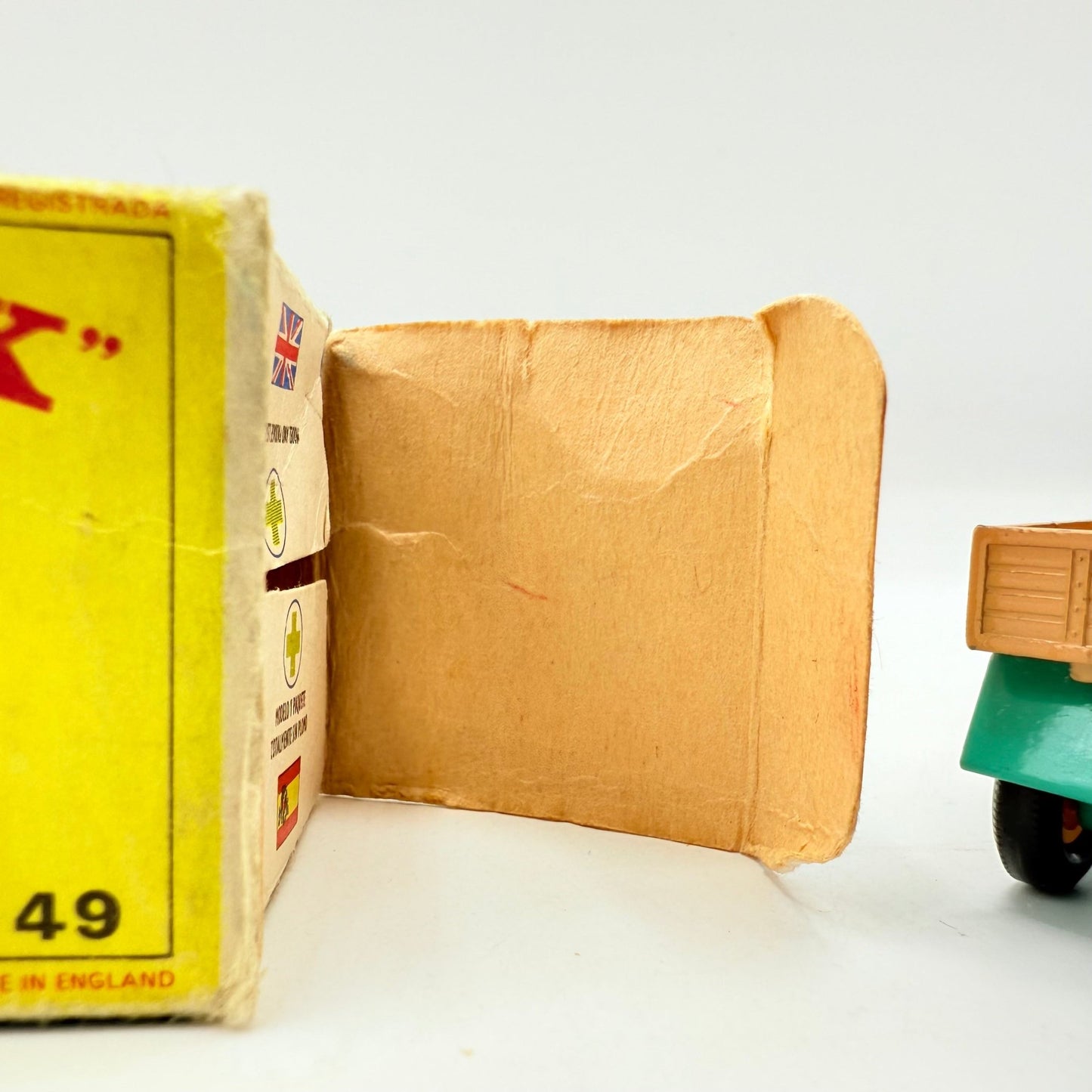 Matchbox Lesney 49b Mercedes Unimog Tan - Magic Matchbox