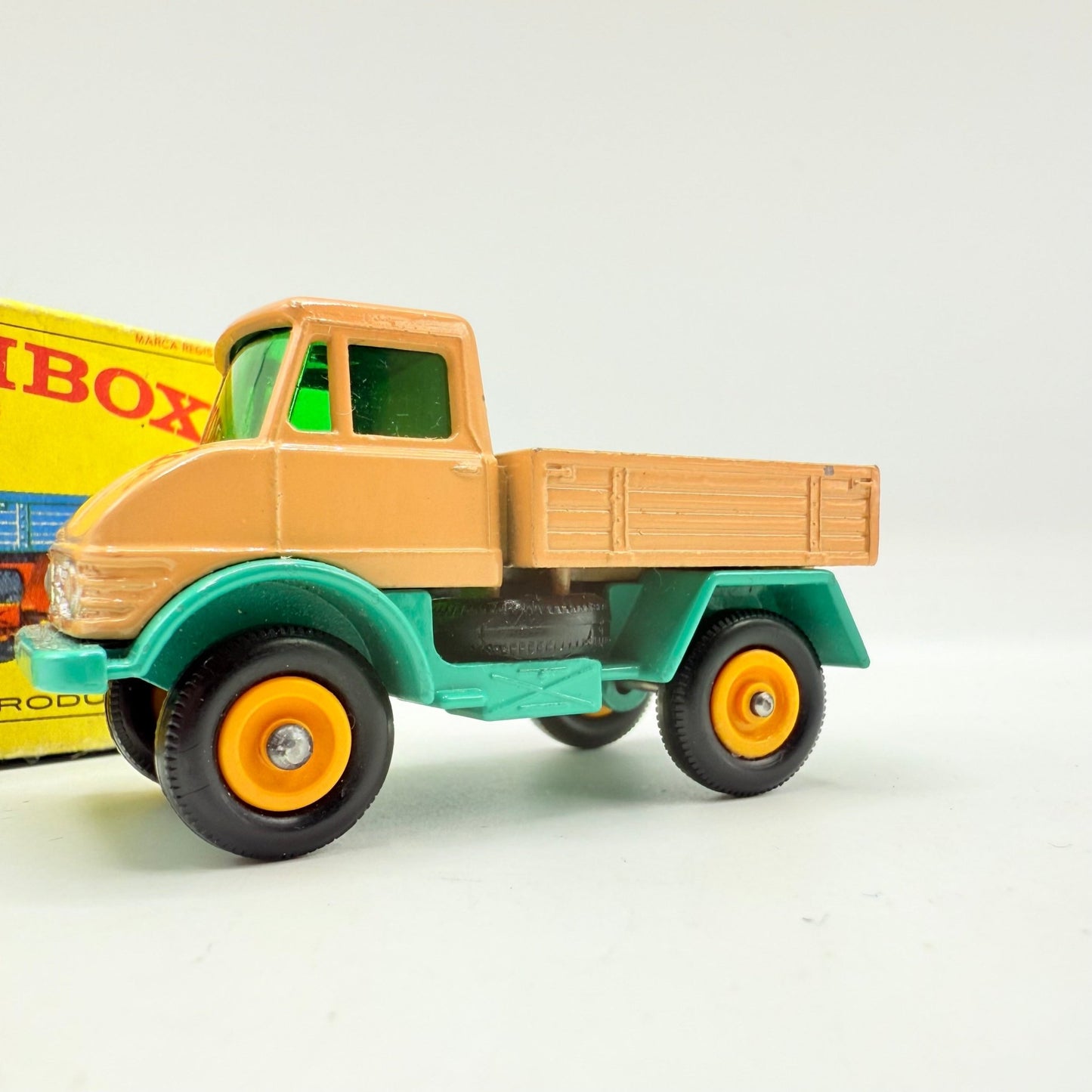 Matchbox Lesney 49b Mercedes Unimog Tan - Magic Matchbox