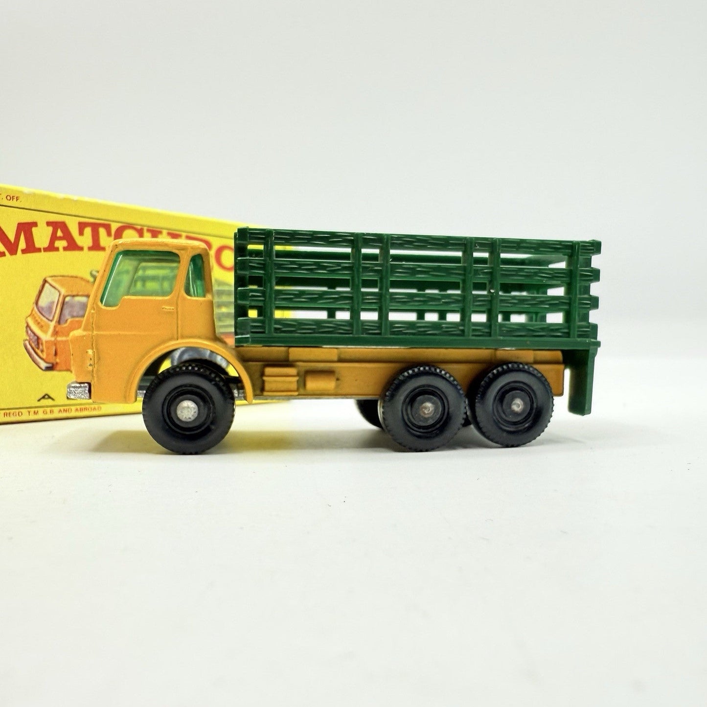 Matchbox Lesney 4d Dodge Stake Truck - Magic Matchbox