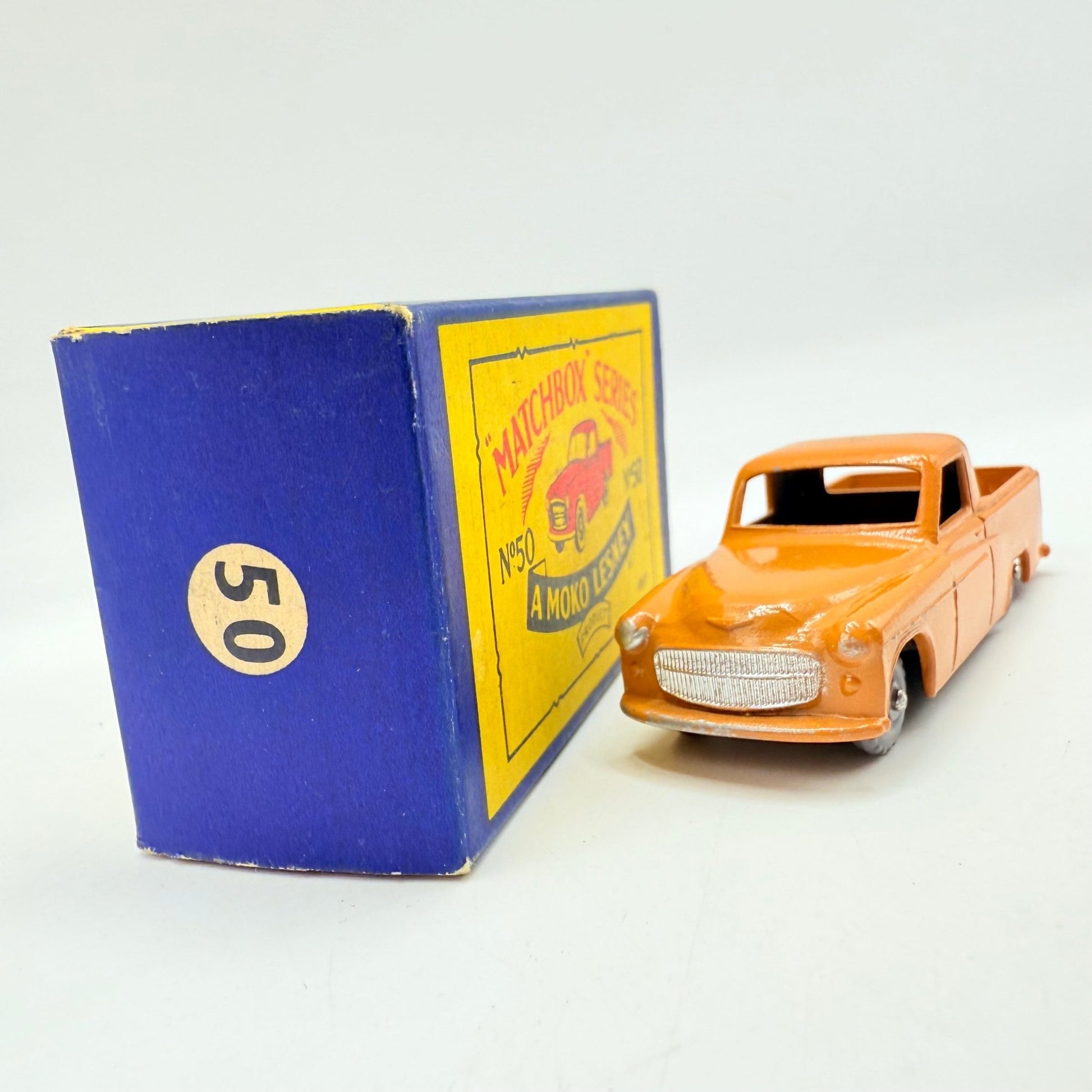 Matchbox Lesney 50a Commer Pick - up Truck GPW Darker Tan - Magic Matchbox