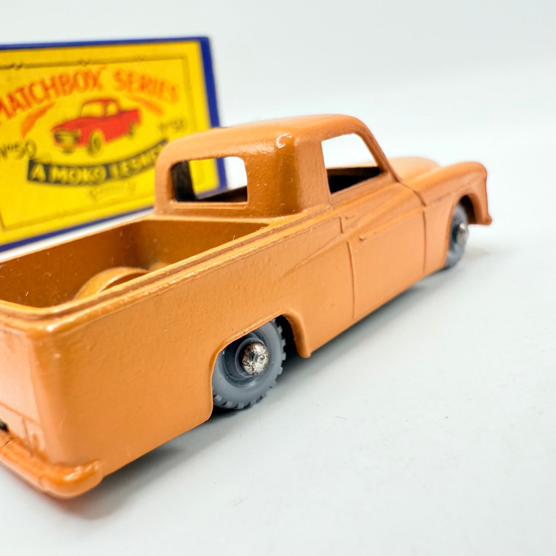 Matchbox Lesney 50a Commer Pick - up Truck GPW Darker Tan - Magic Matchbox