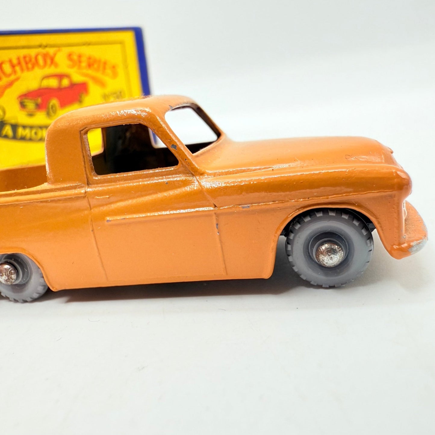 Matchbox Lesney 50a Commer Pick - up Truck GPW Darker Tan - Magic Matchbox