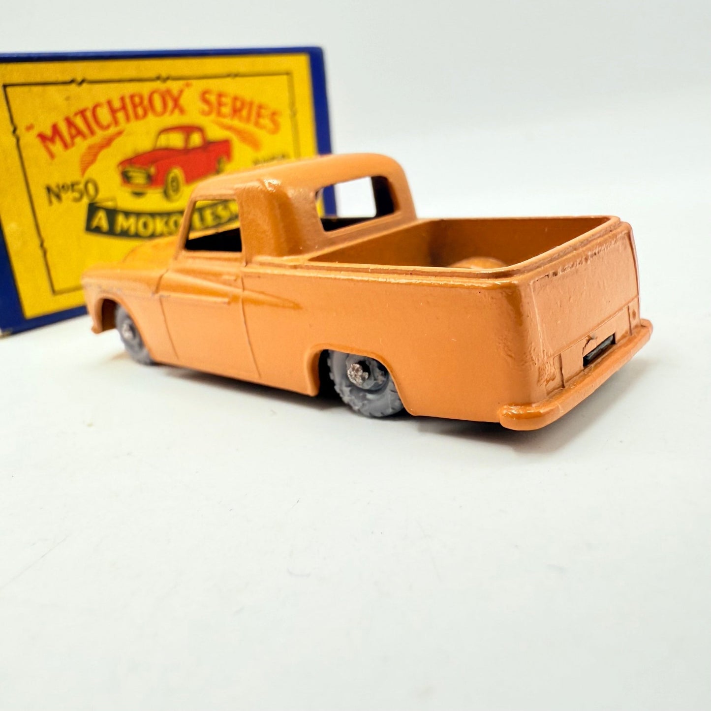 Matchbox Lesney 50a Commer Pick - up Truck GPW Darker Tan - Magic Matchbox